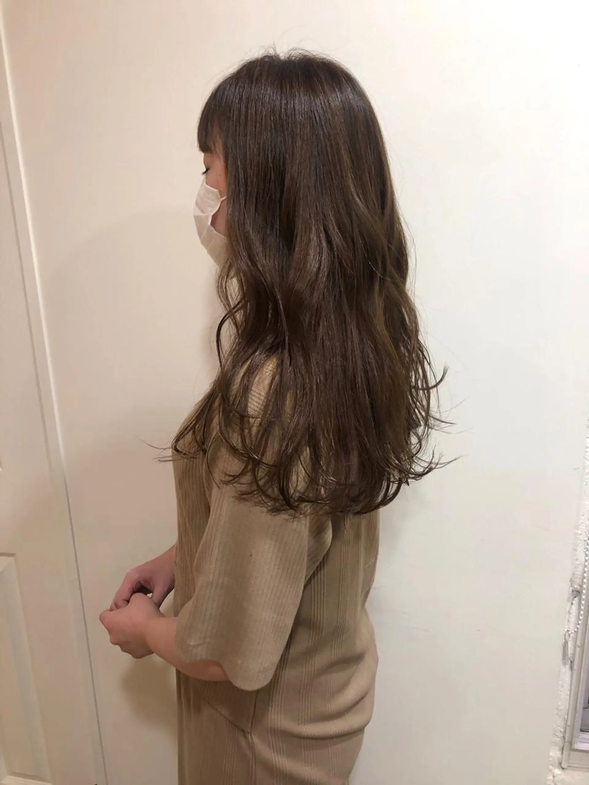 ロング カラー カット ヘアカラー トリートメント MIOベージュカラー 柔らかいカラーのヘアスタイル