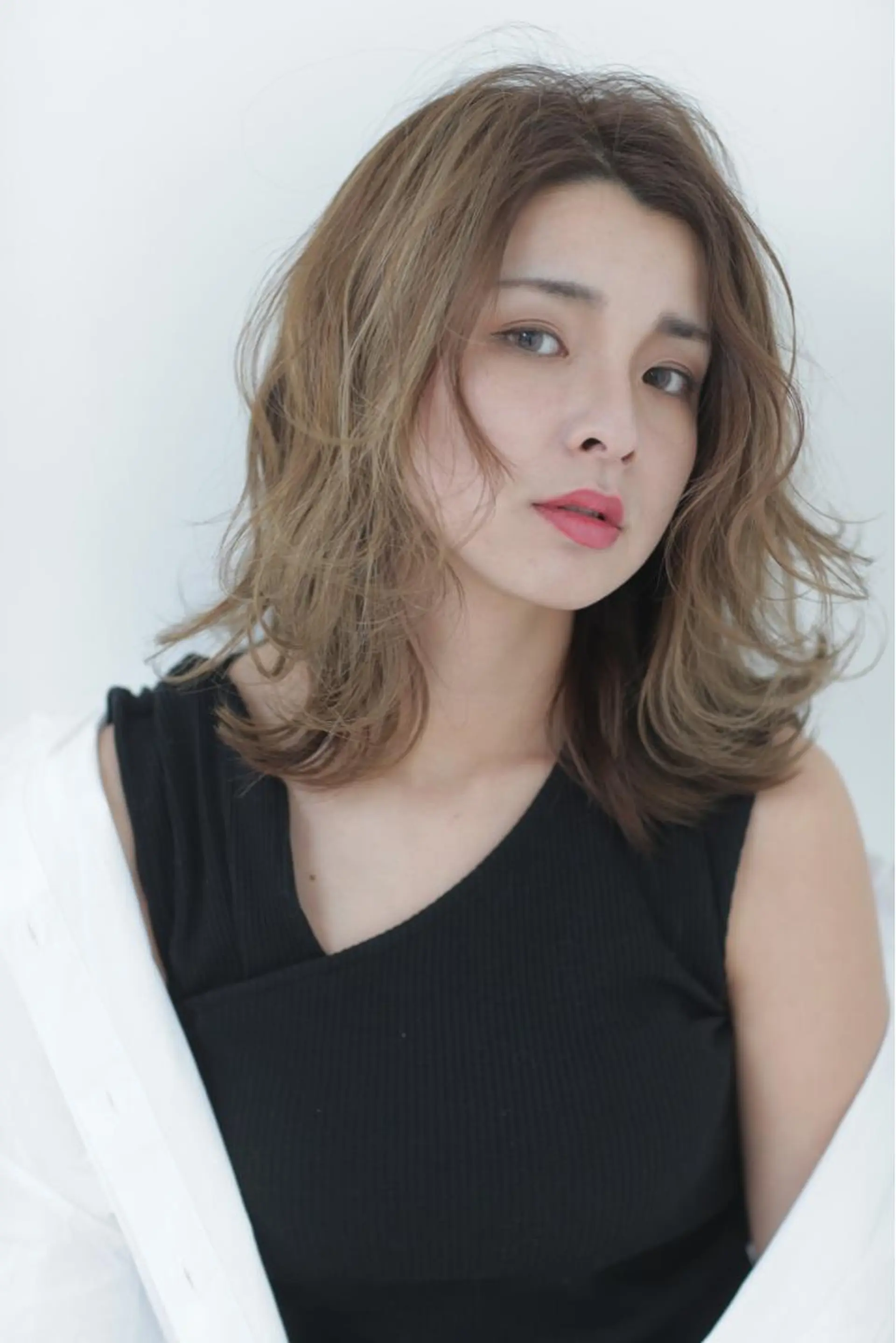 セミロング カラー ハイトーンカラー 外国人風カラー 外ハネヘア Lee 甲子園のヘアスタイル