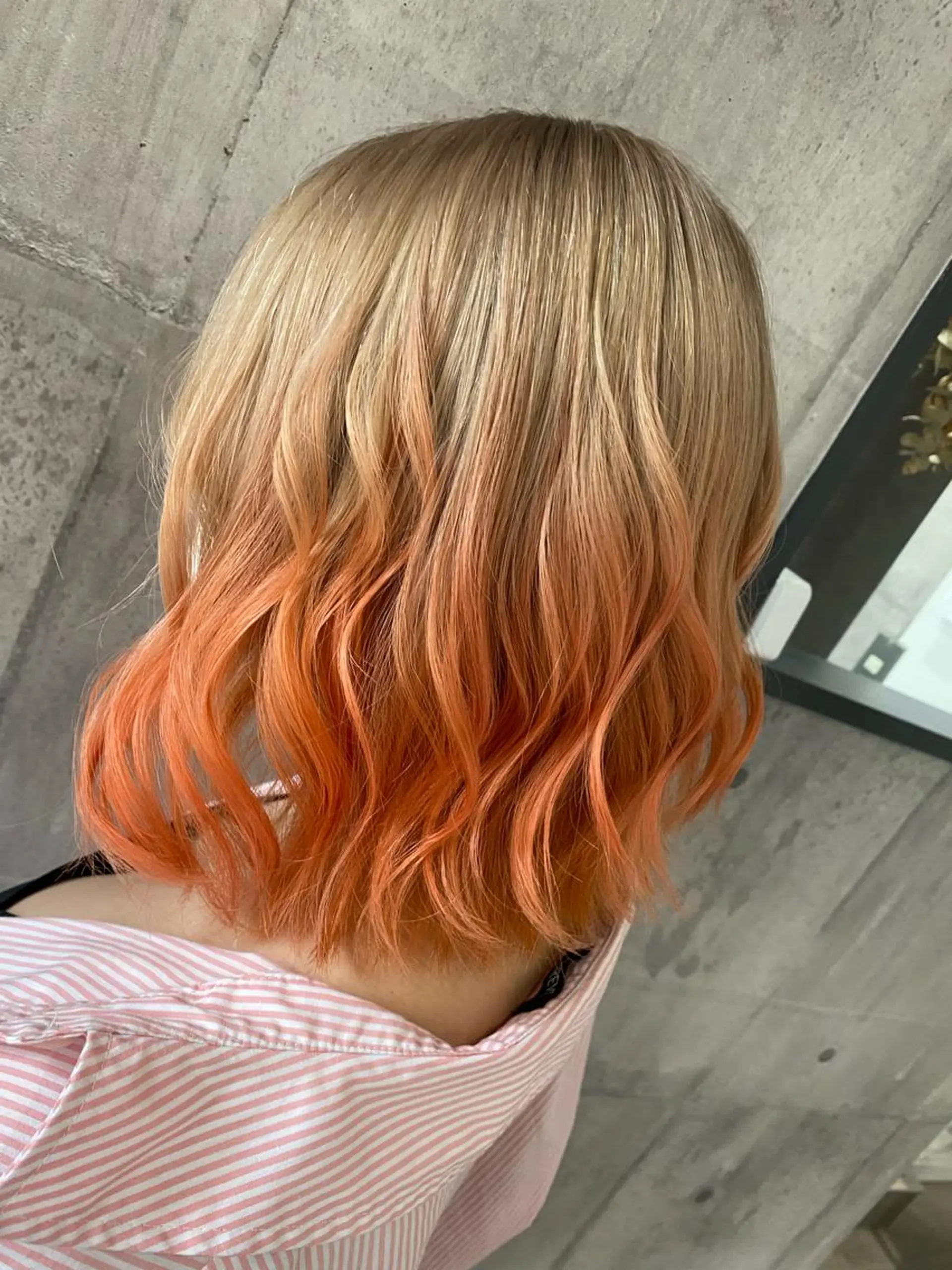 ショート カラー ブリーチ グラデーションカラー PANDOLA あゆり🦋のヘアスタイル