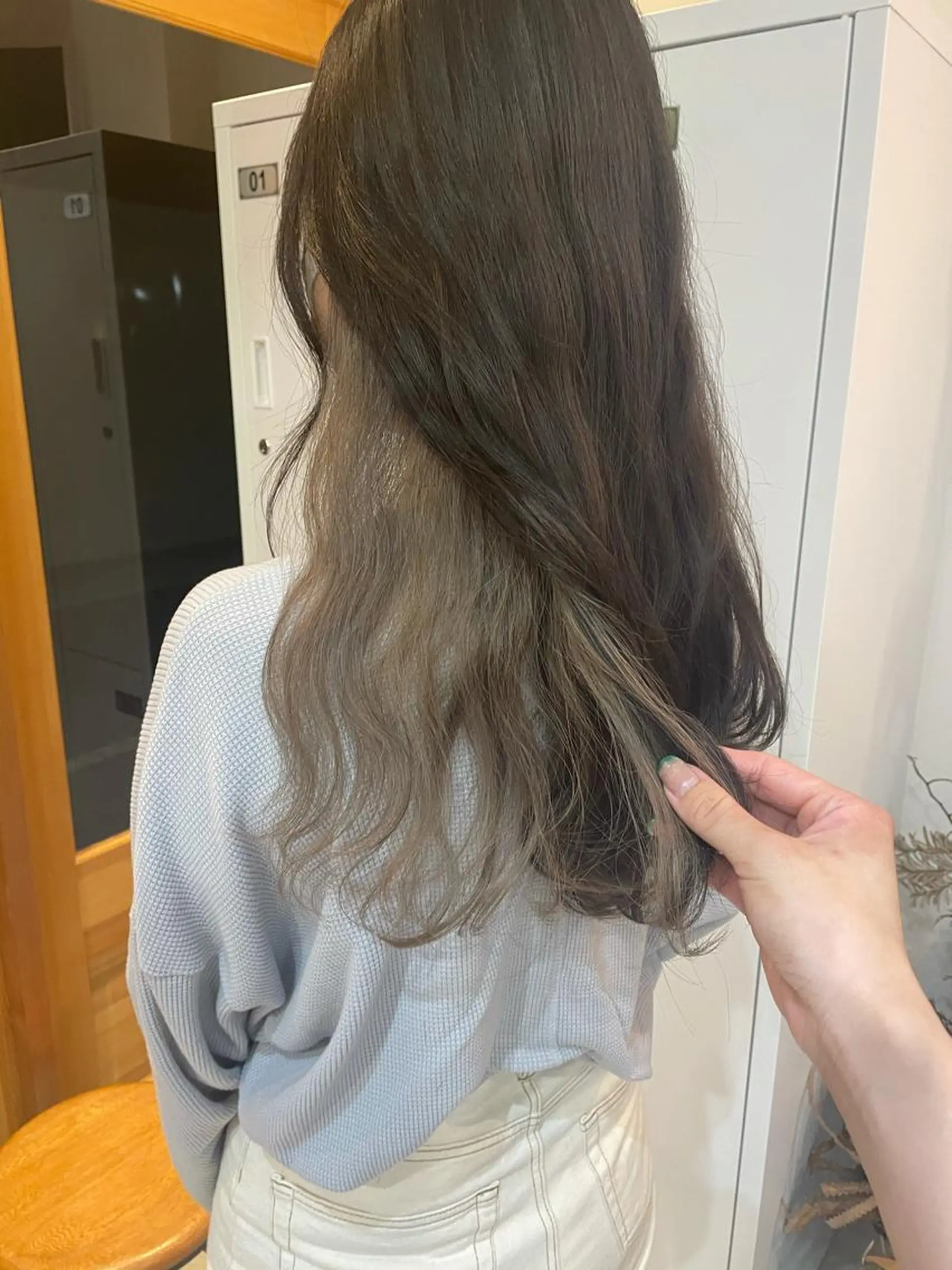 ロング カラー ブリーチ グレージュ インナーカラー ブリーチなしカラー オリーブグレージュ ヘアカラー 中目黒🌼 🌼ハナのヘアスタイル