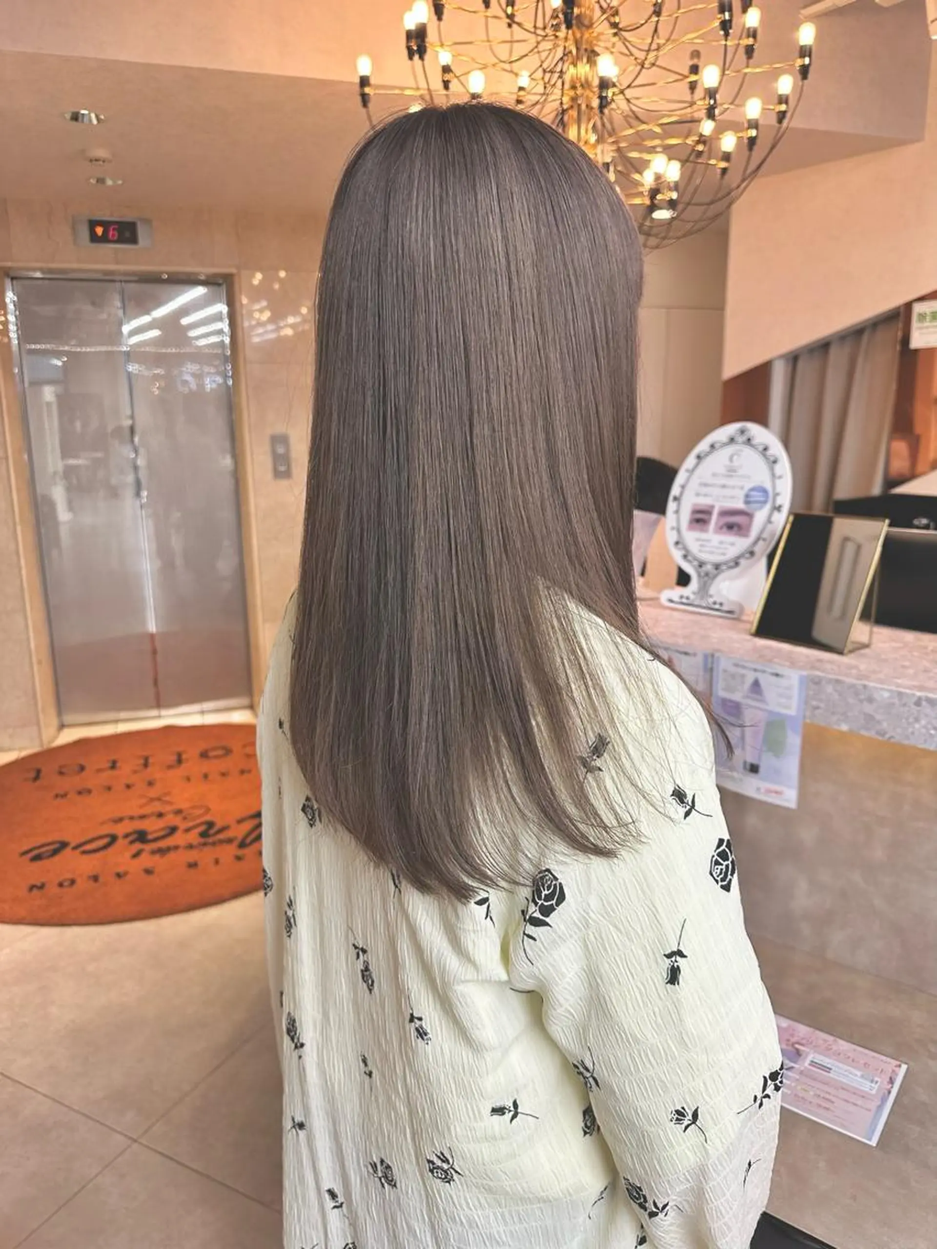 ロング カラー ヘアアレンジ ウルフとハイトーン みっちー✂️のヘアスタイル