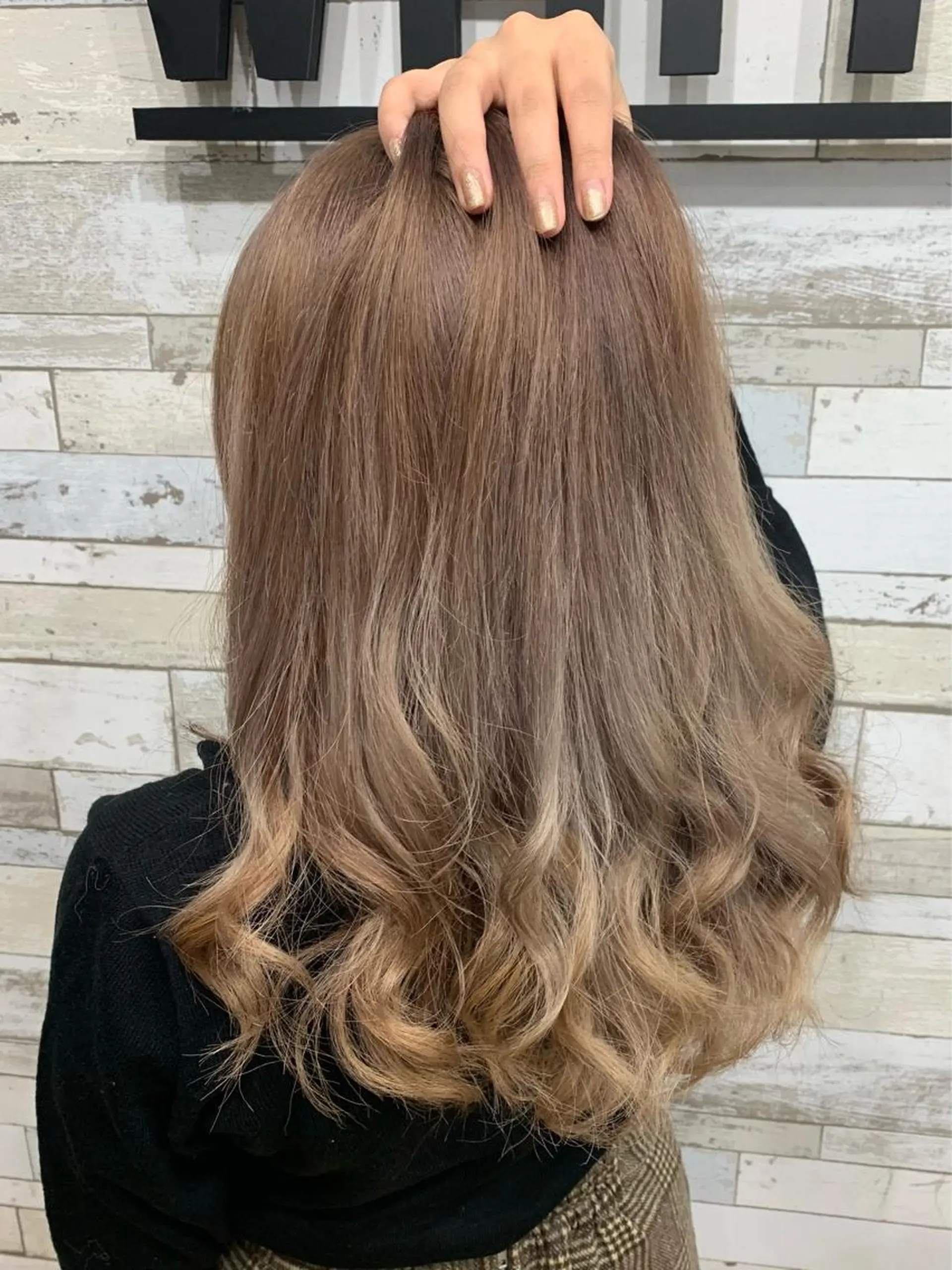 セミロング ハイトーン✨艶髪💘 💘 AYANO💘のヘアスタイル