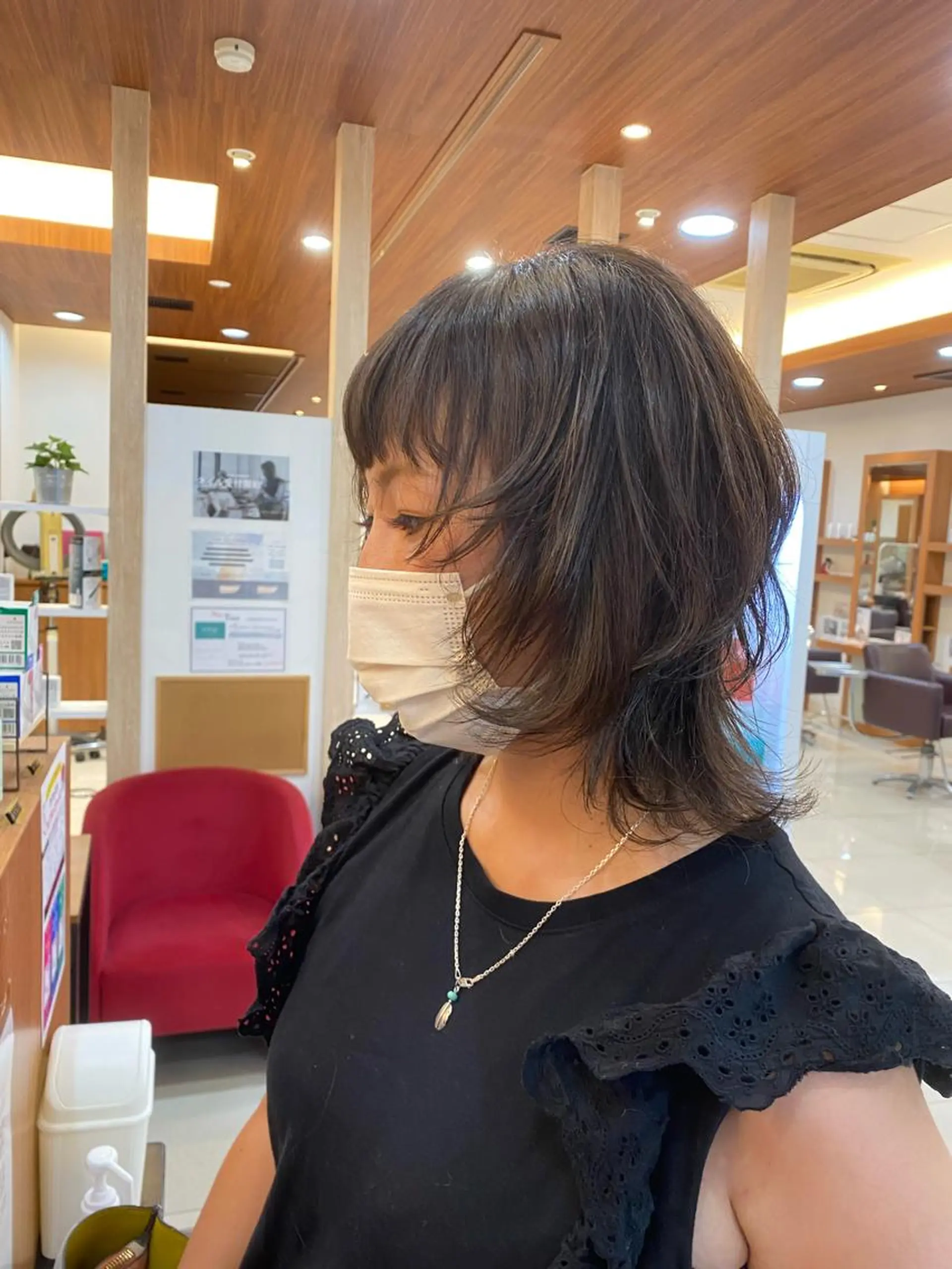 ミディアム アッシュ レイヤーカット ウルフカット ウルフレイヤー ヘアカラー レイヤー/艶カラー ROKUのヘアスタイル