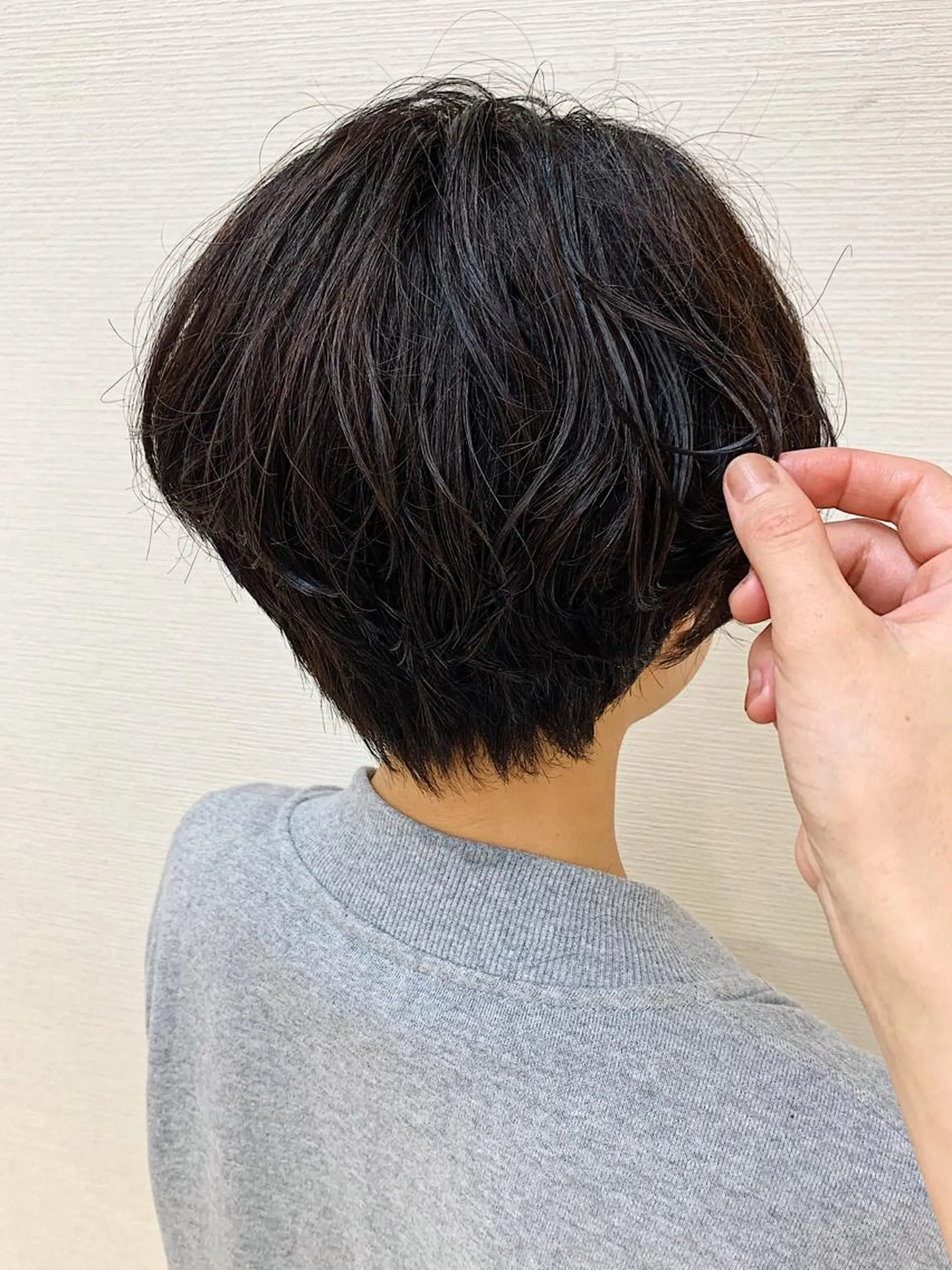 ショート カラー パーマ 中垣 南のヘアスタイル