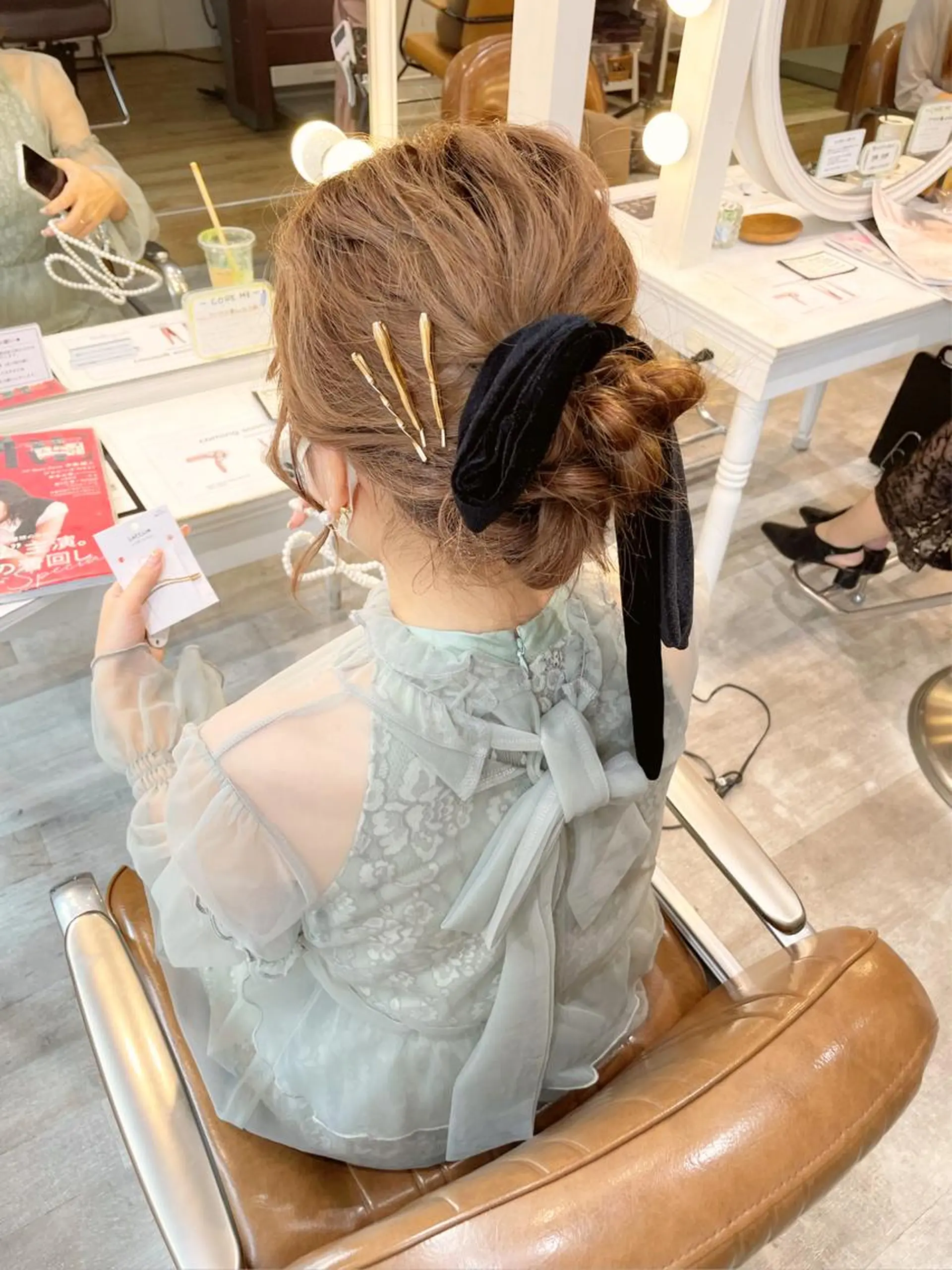 ミディアム ヘアアレンジ お団子ヘア エクステ/ハイトーン 🐏☁️miminaのヘアスタイル