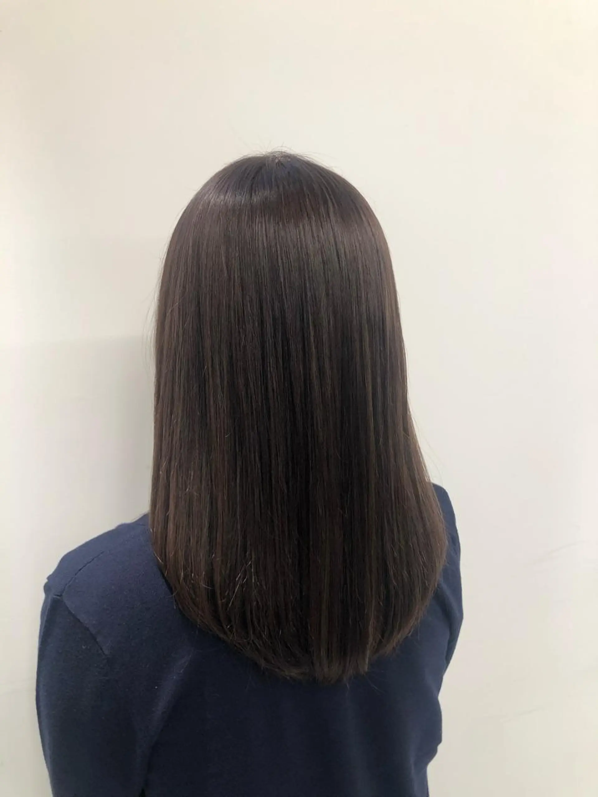 セミロング ヘアカラー あずま みゆのヘアスタイル