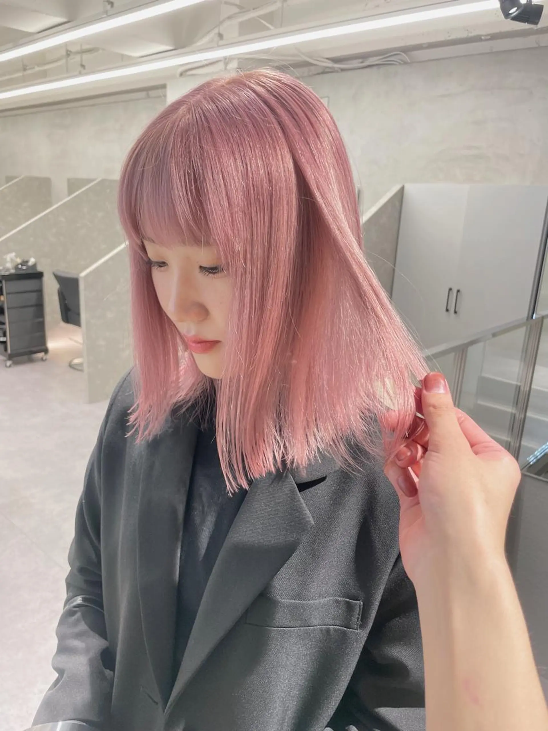 ショート カラー アッシュ バレイヤージュ ベージュカラー 黒髪 ブリーチ ikuma/ ミルクティーのヘアスタイル