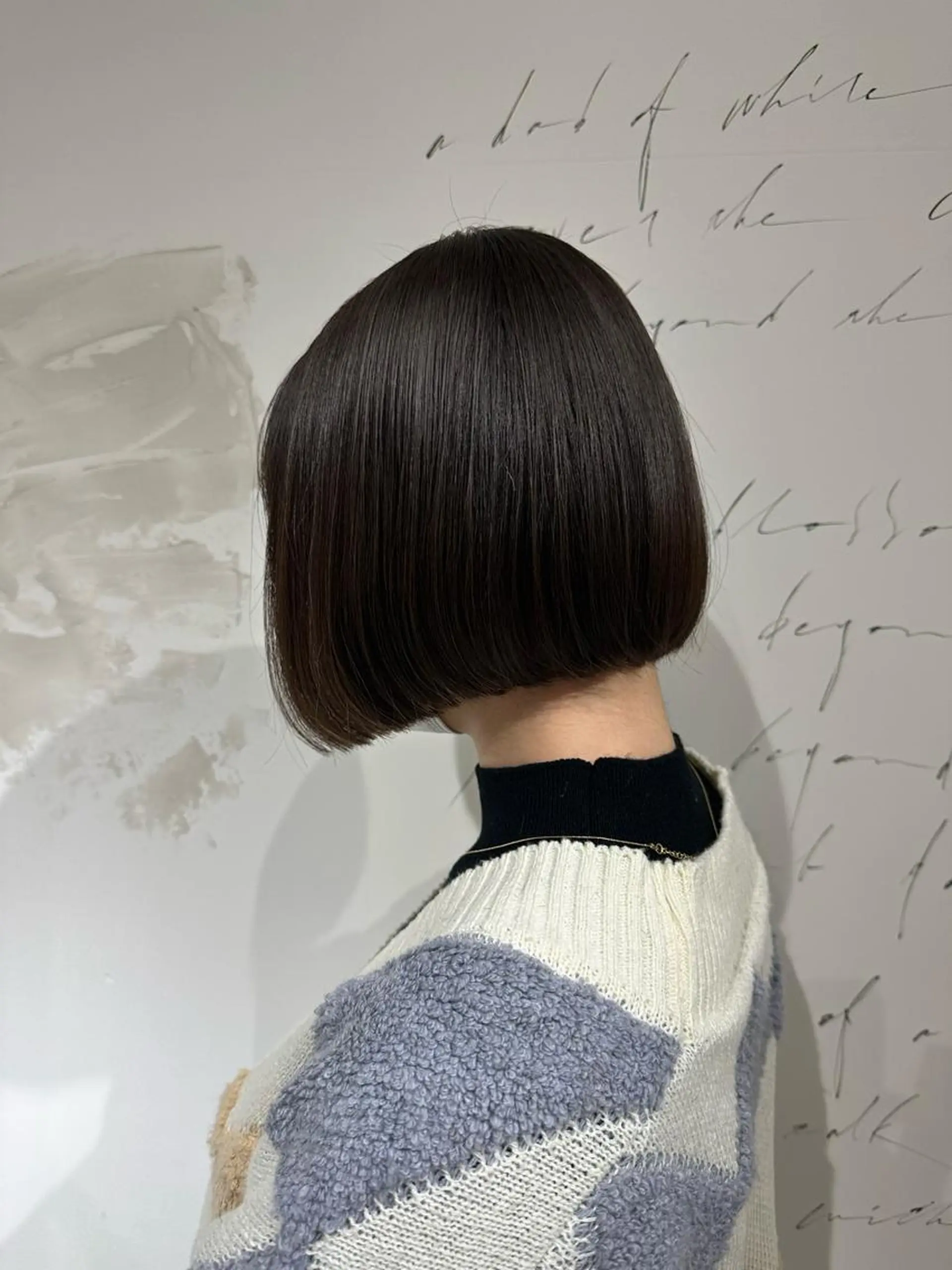 ショート カラー ボブ 鳴海 稜真のヘアスタイル