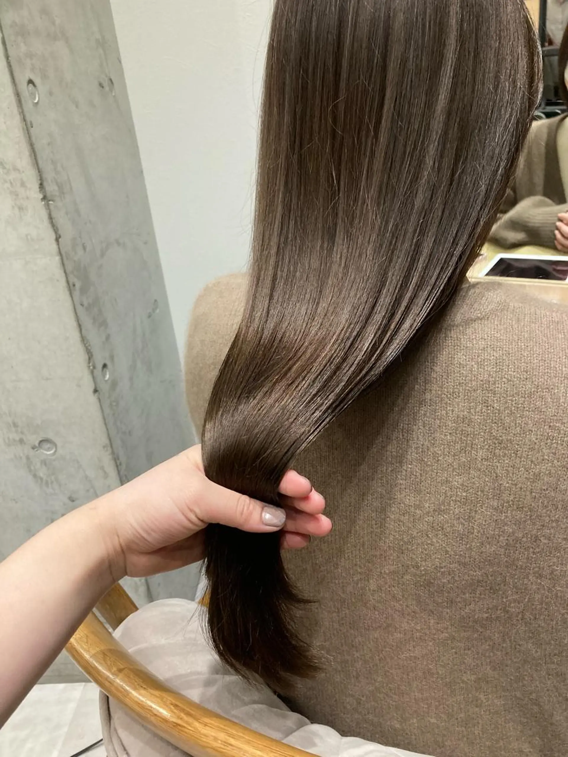 ロング ✨色持ちの良い艶 カラー✨蟹江真世のヘアスタイル