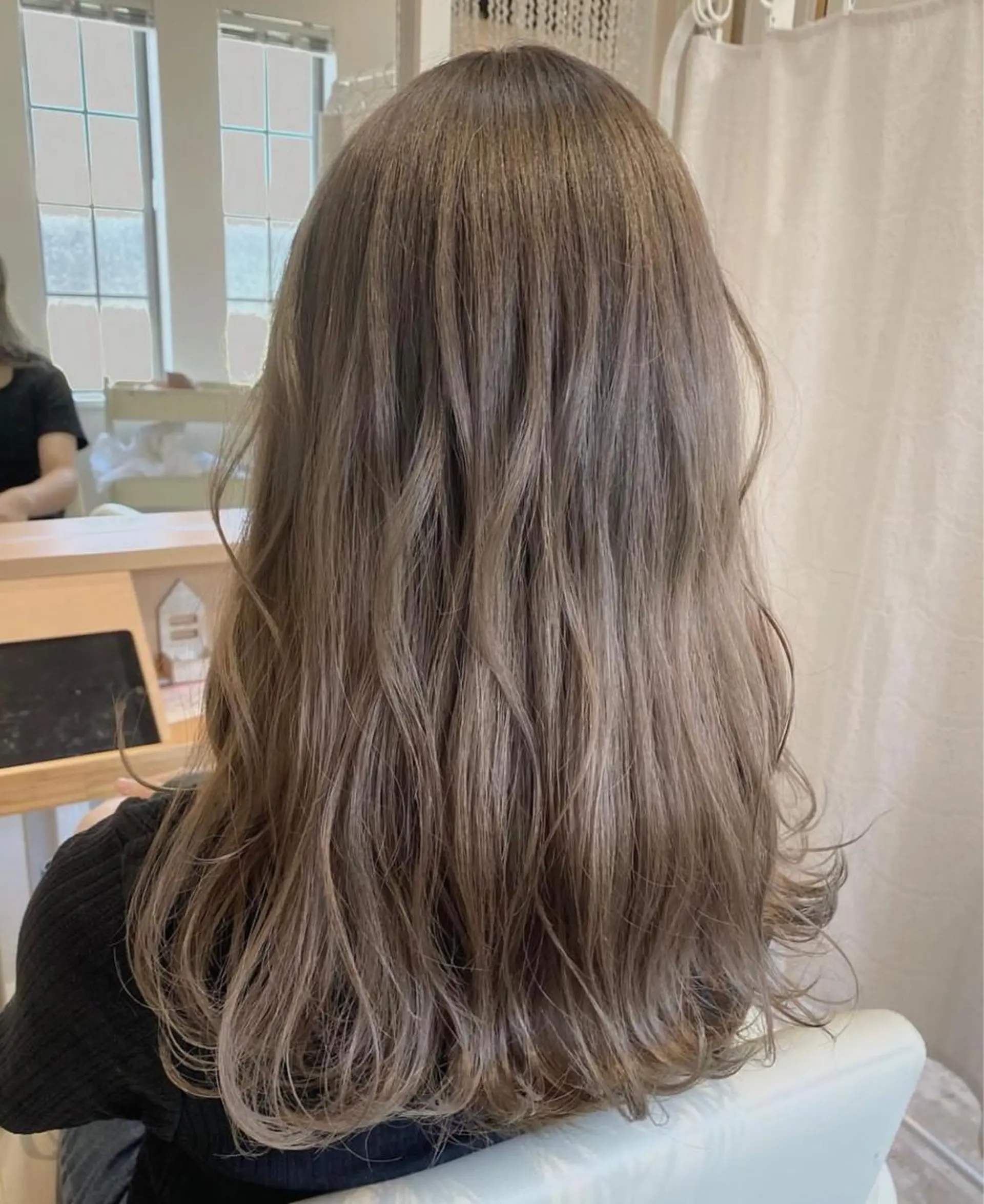 カラー アッシュ ベージュカラー ブリーチ ケアブリーチ ダブルカラー 🌼あんなtrend color🌼のヘアスタイル