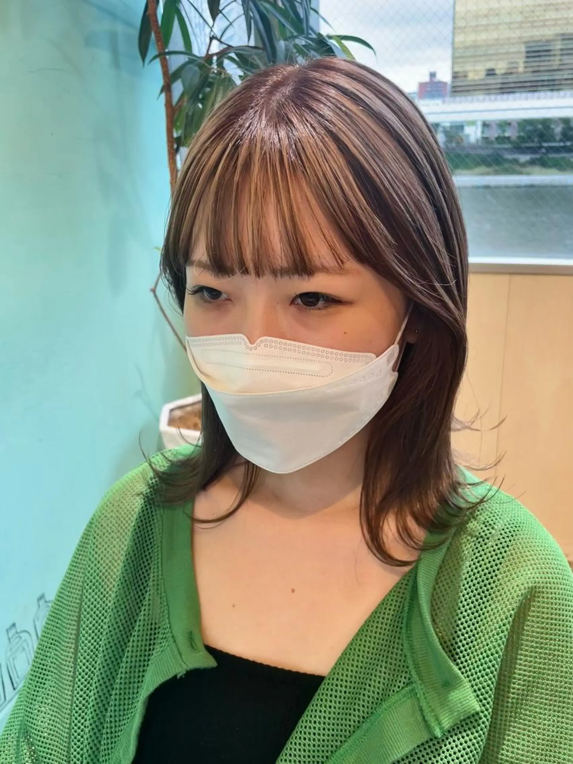 セミロング カラー ブロンド ハイトーンカラー 石渡このみ 🍊レイヤーカットのヘアスタイル