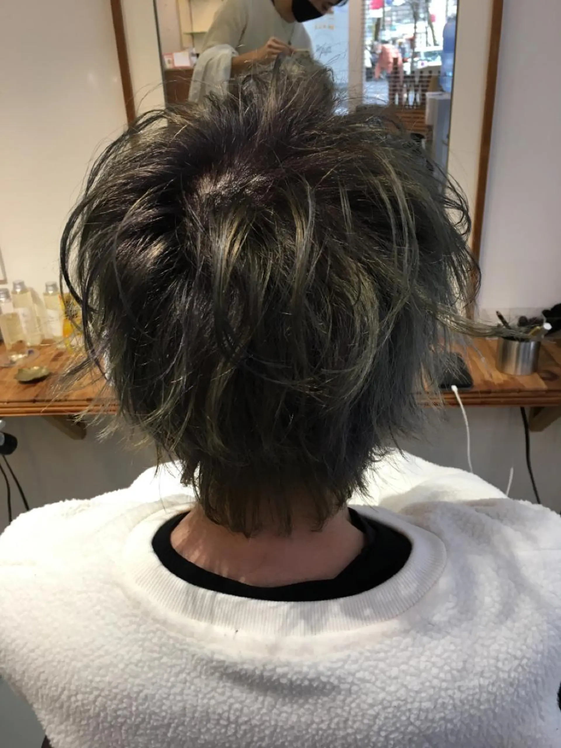 ショート カラー 代表　土屋ヒロユキ ショートカットのヘアスタイル