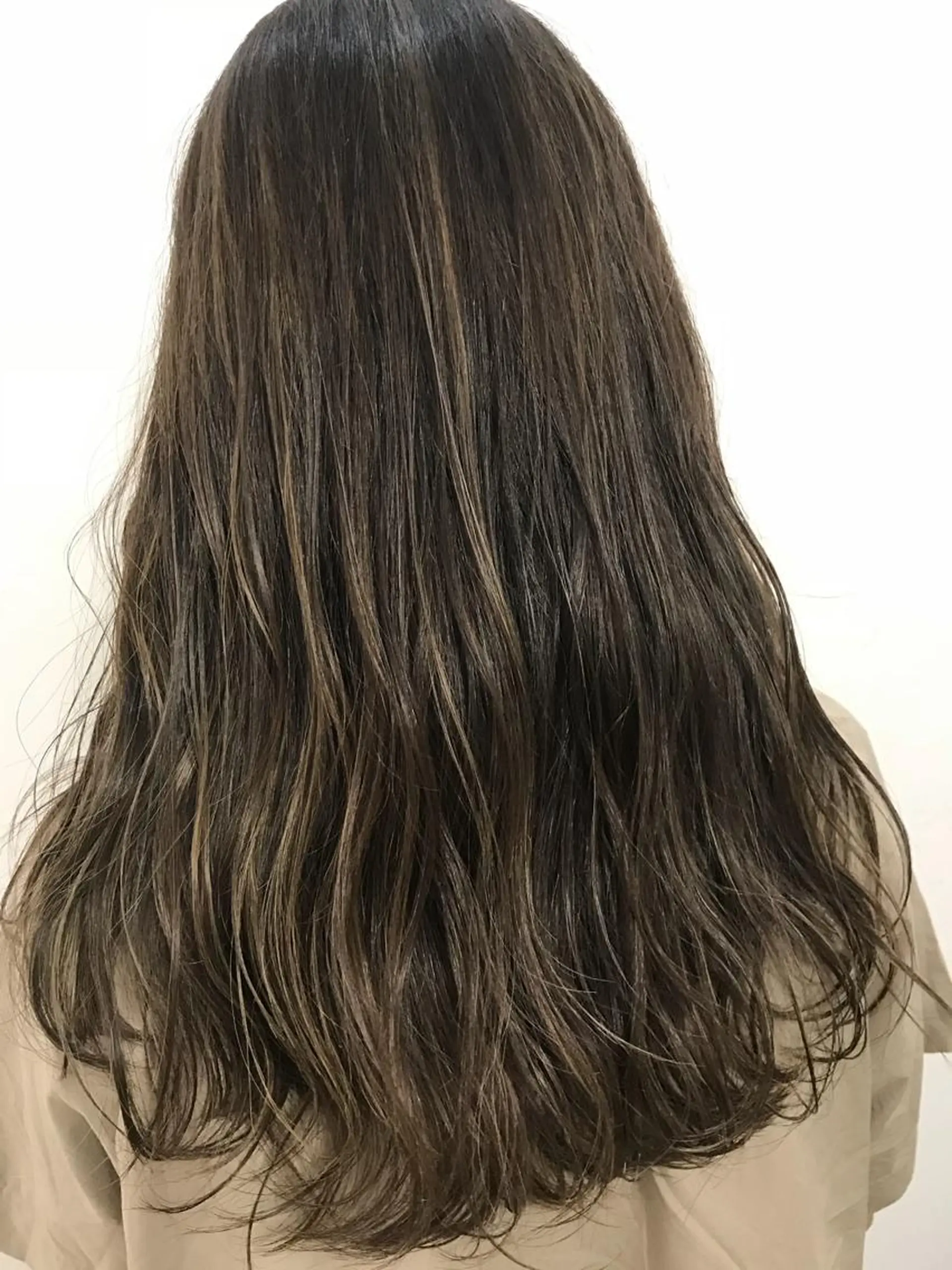 ミディアム カラー ヘアカラー トリートメント 西村あきや トレンド韓国ヘアのヘアスタイル