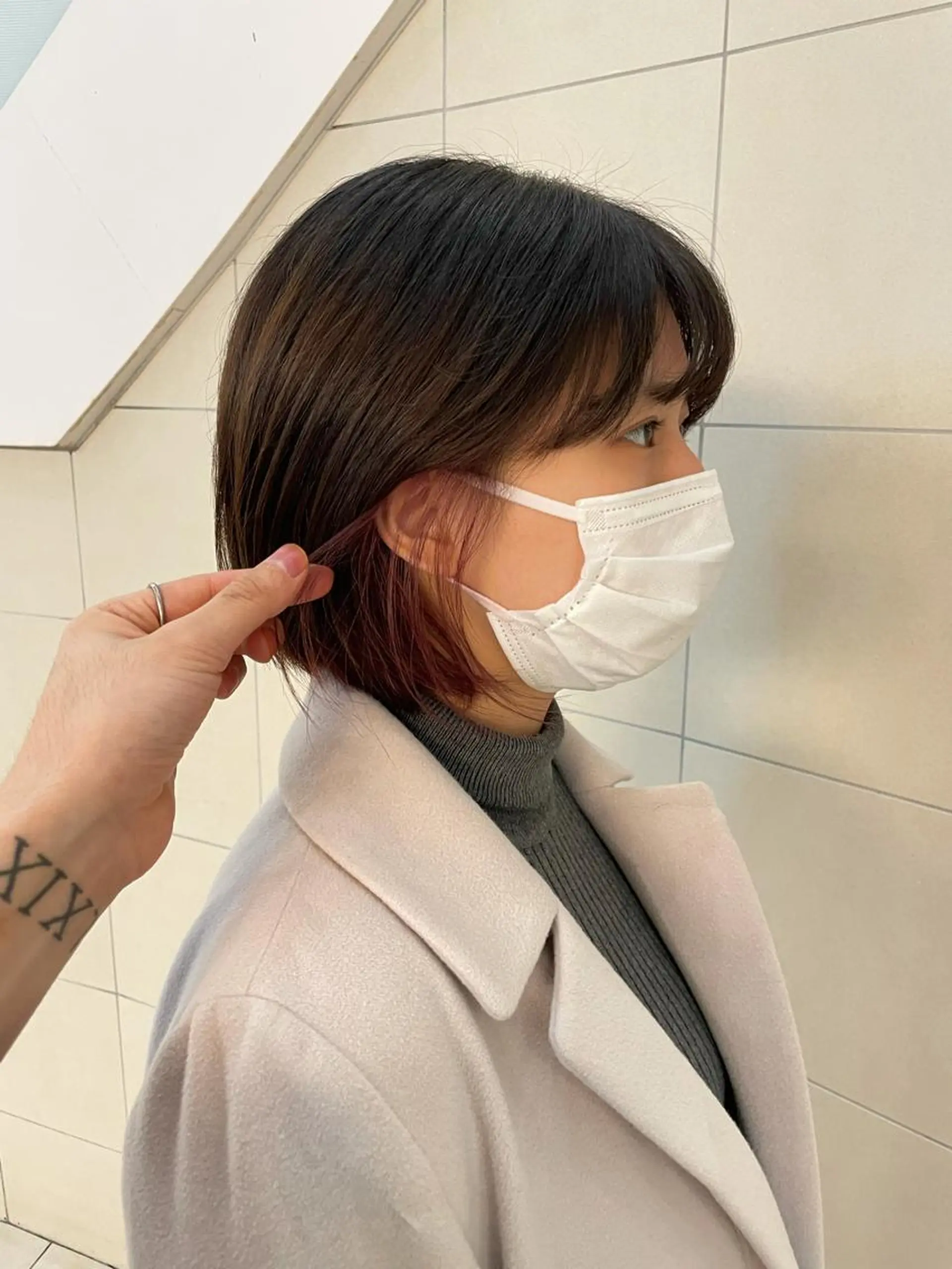 ショート カラー ケアブリーチ/ エクステ/レイヤーのヘアスタイル