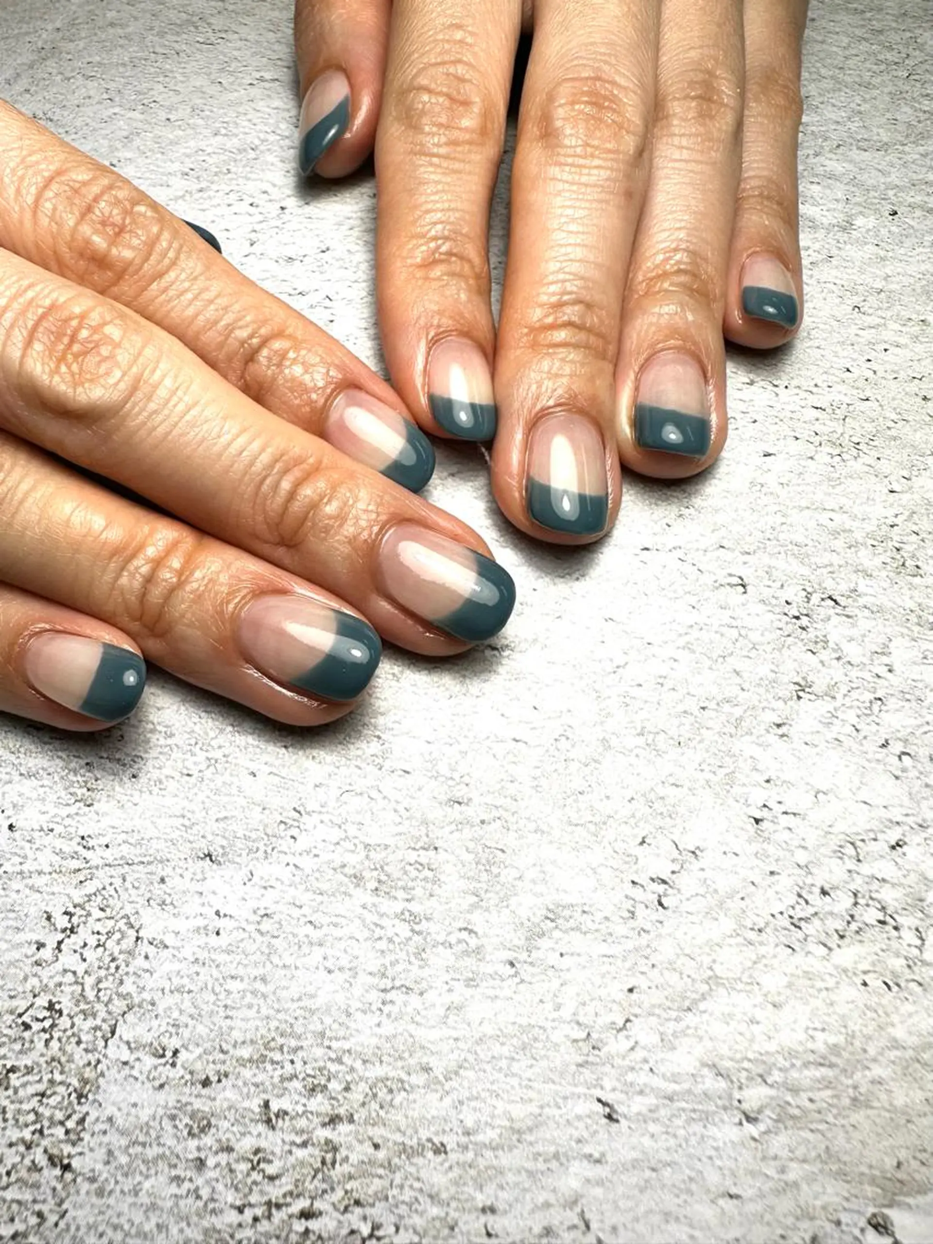 ネイル ブルー フレンチネイル ハンドネイル MELLMODE所属・Nakano Kanaのネイルデザイン