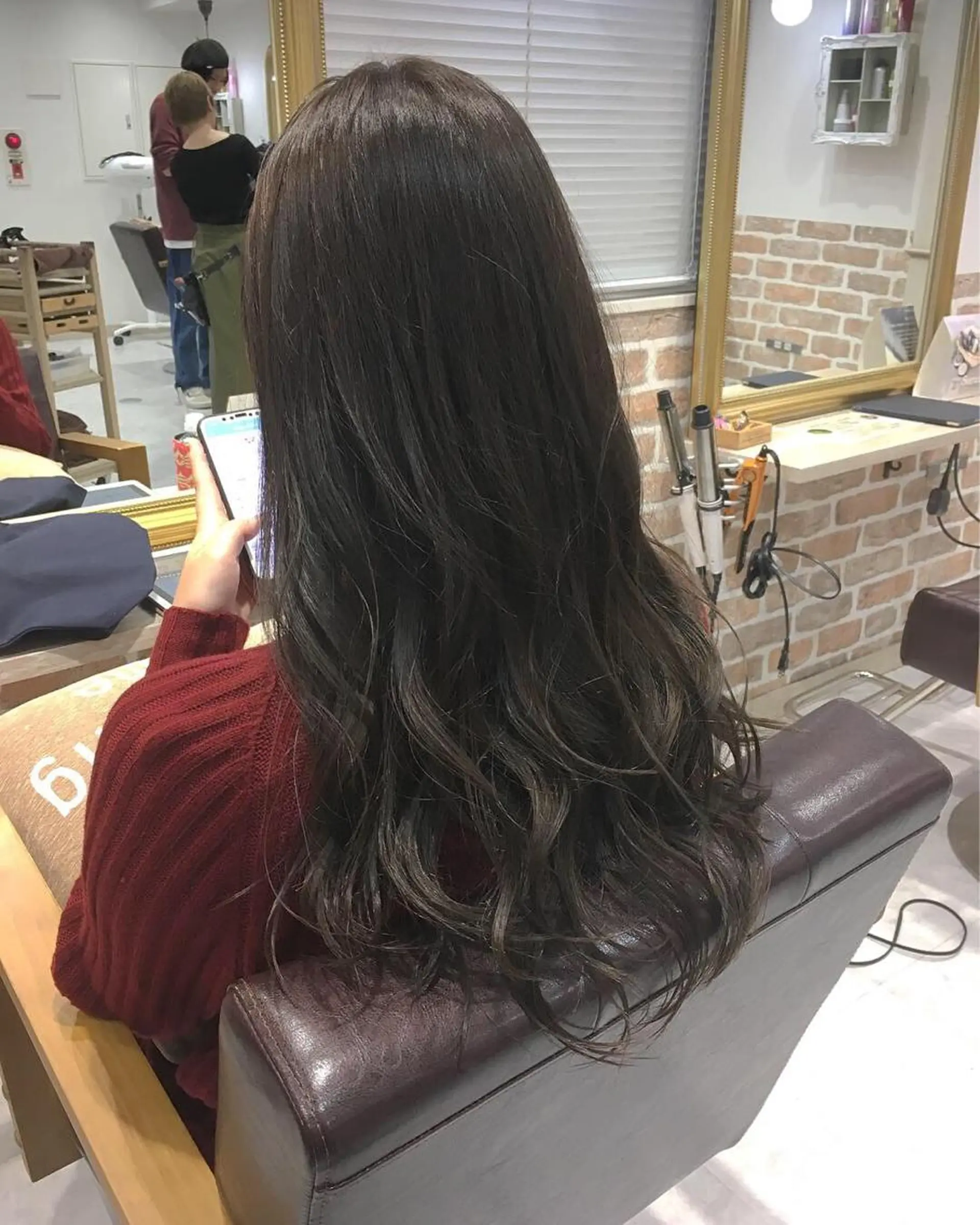 セミロング カラー ブリーチ グラデーションカラー ヘアカラー Riviera【リヴィエラ】西日暮里店所属・草薙 大のヘアスタイル