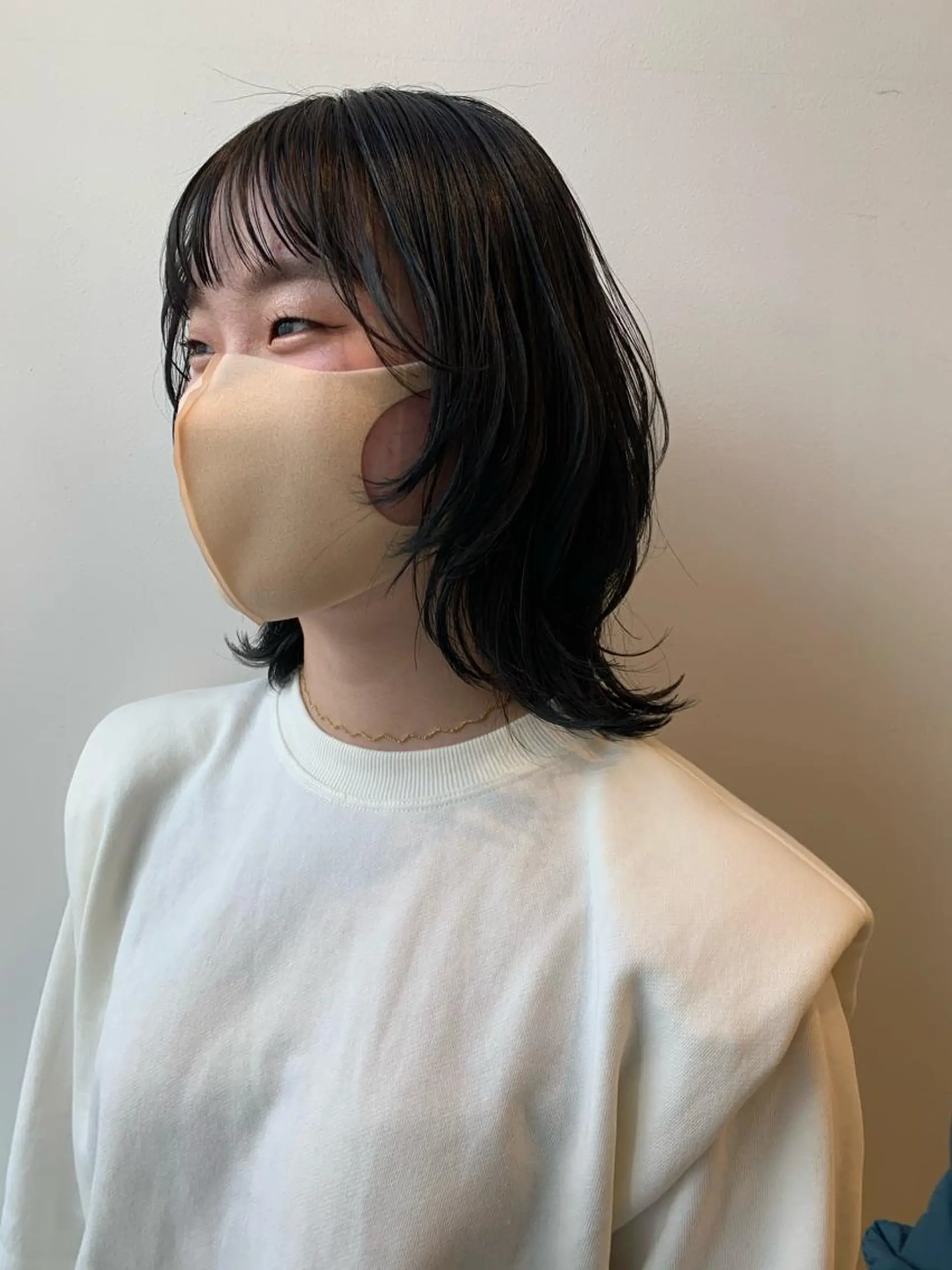 ミディアム ウルフカット カット apish 夏琳のヘアスタイル