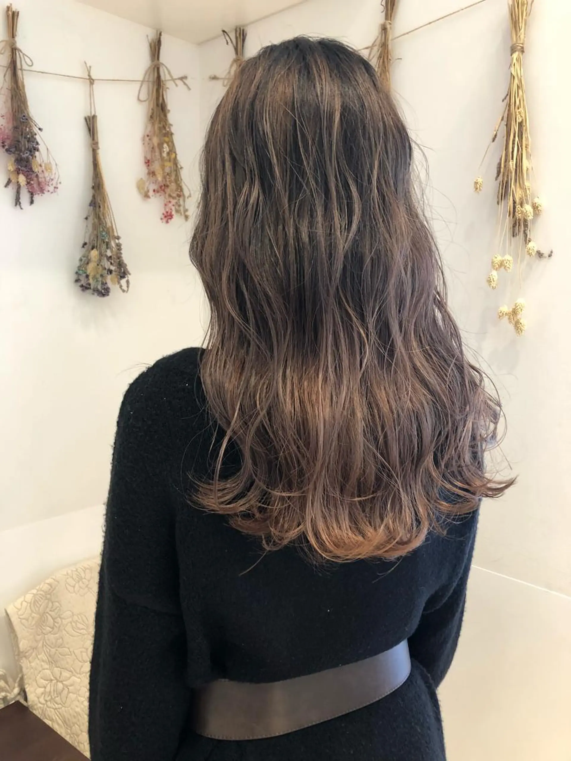 ロング カラー ベージュカラー グラデーションカラー ハイライトカラー ハイライト はだゆうき @hadadan08のヘアスタイル