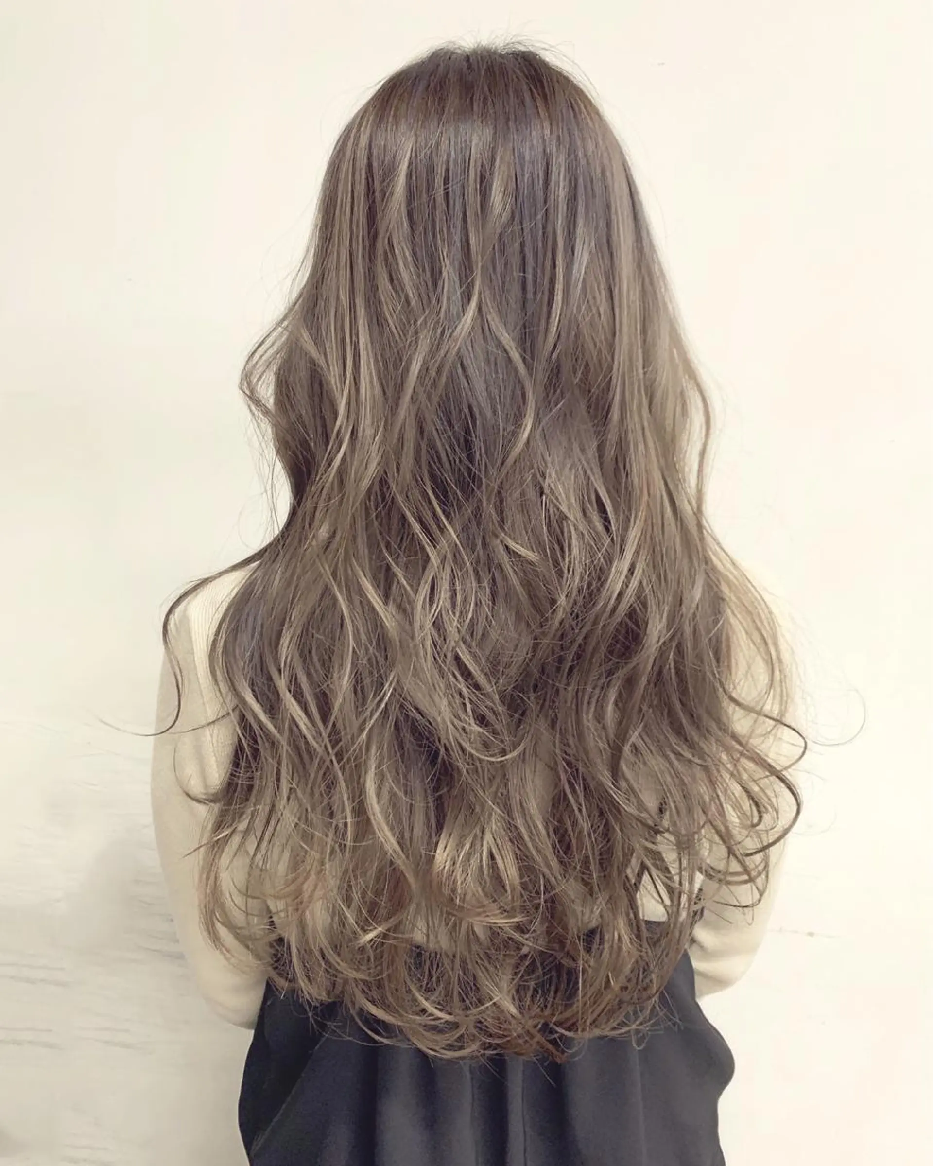 セミロング カラー ベージュカラー グラデーションカラー グレージュ ミルクティーベージュ ミルクティーグレージュ 北千住でカラーNo1 高橋優輔のヘアスタイル