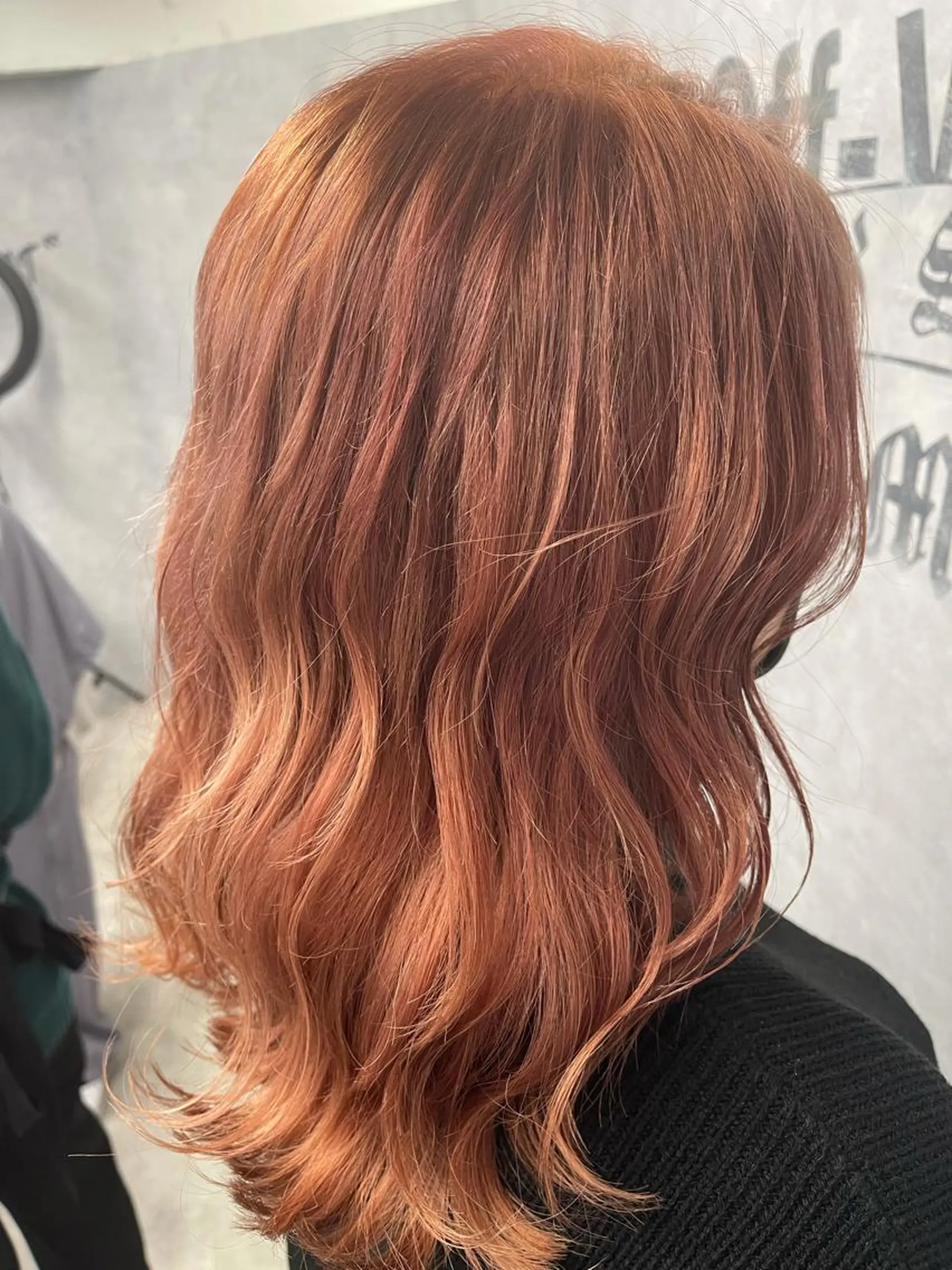 セミロング カラー ブリーチ ケアブリーチ 韓国風カラー オレンジ 韓国風ヘア オフホワイトアンドなんば所属・福西 洋斗のヘアスタイル