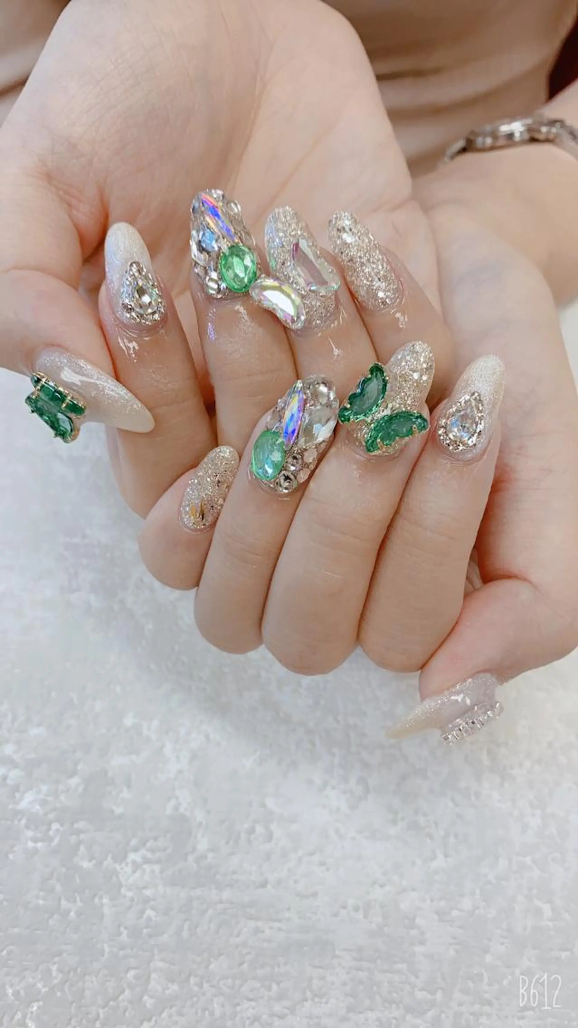 ミディアム ハンドネイル JNA認定講師🌸 RIEのネイルデザイン