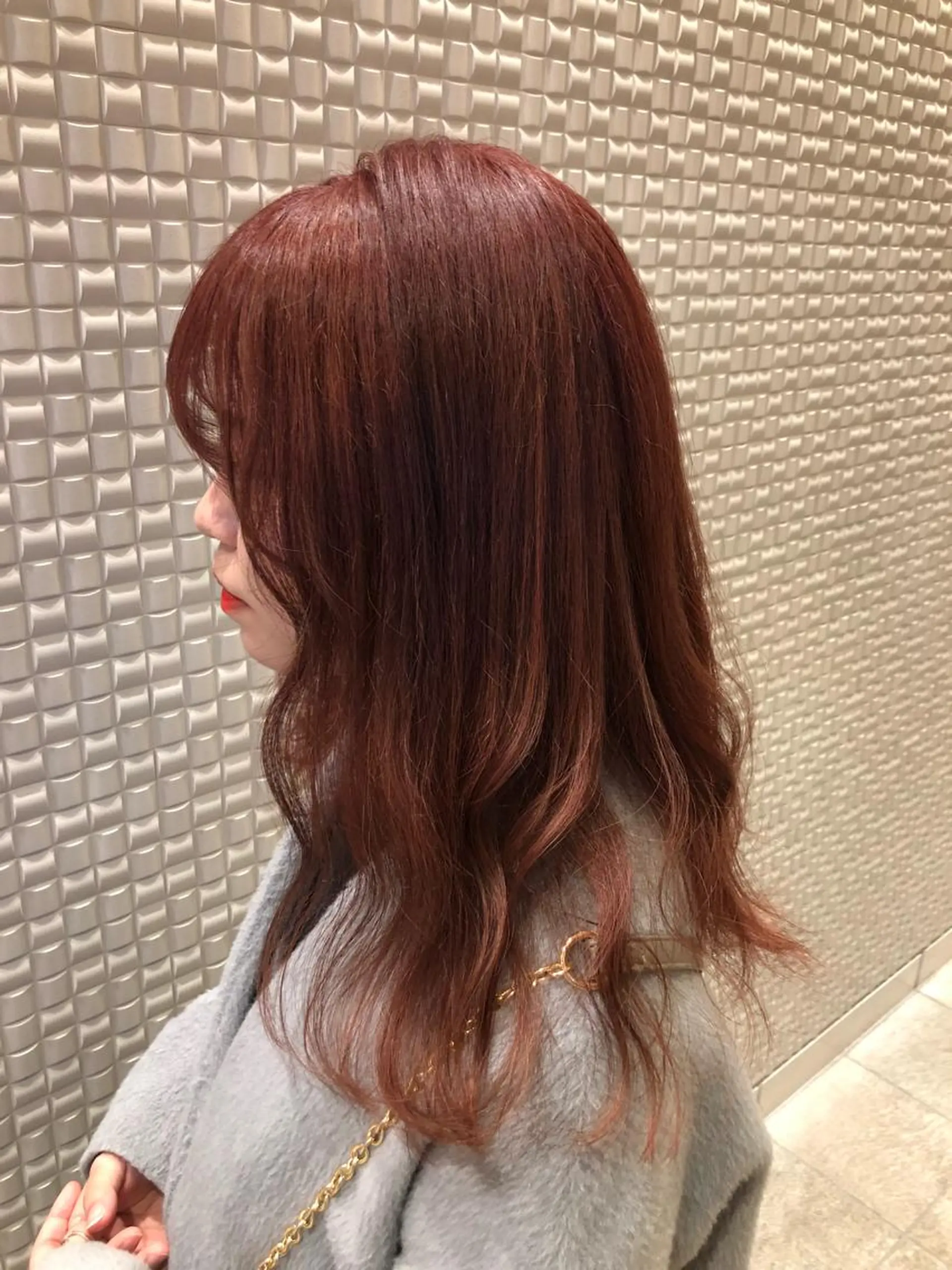 セミロング カラー レッドカラー バイオレットカラー scene.池袋所属・scene. haraのヘアスタイル