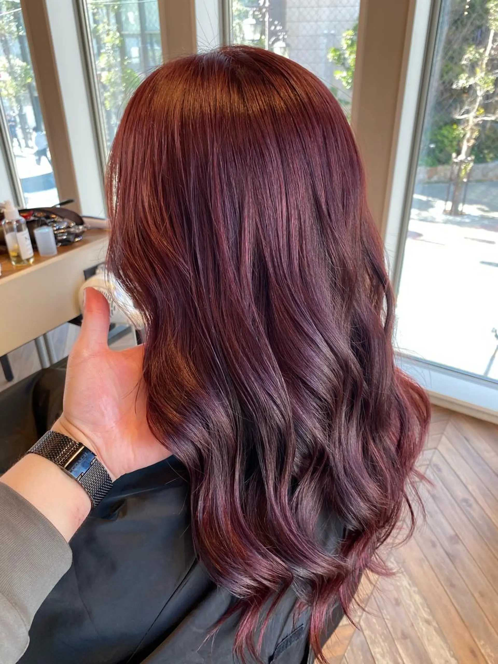 ロング 切りっぱなしボブイヤ リングカラー清水隆央のヘアスタイル