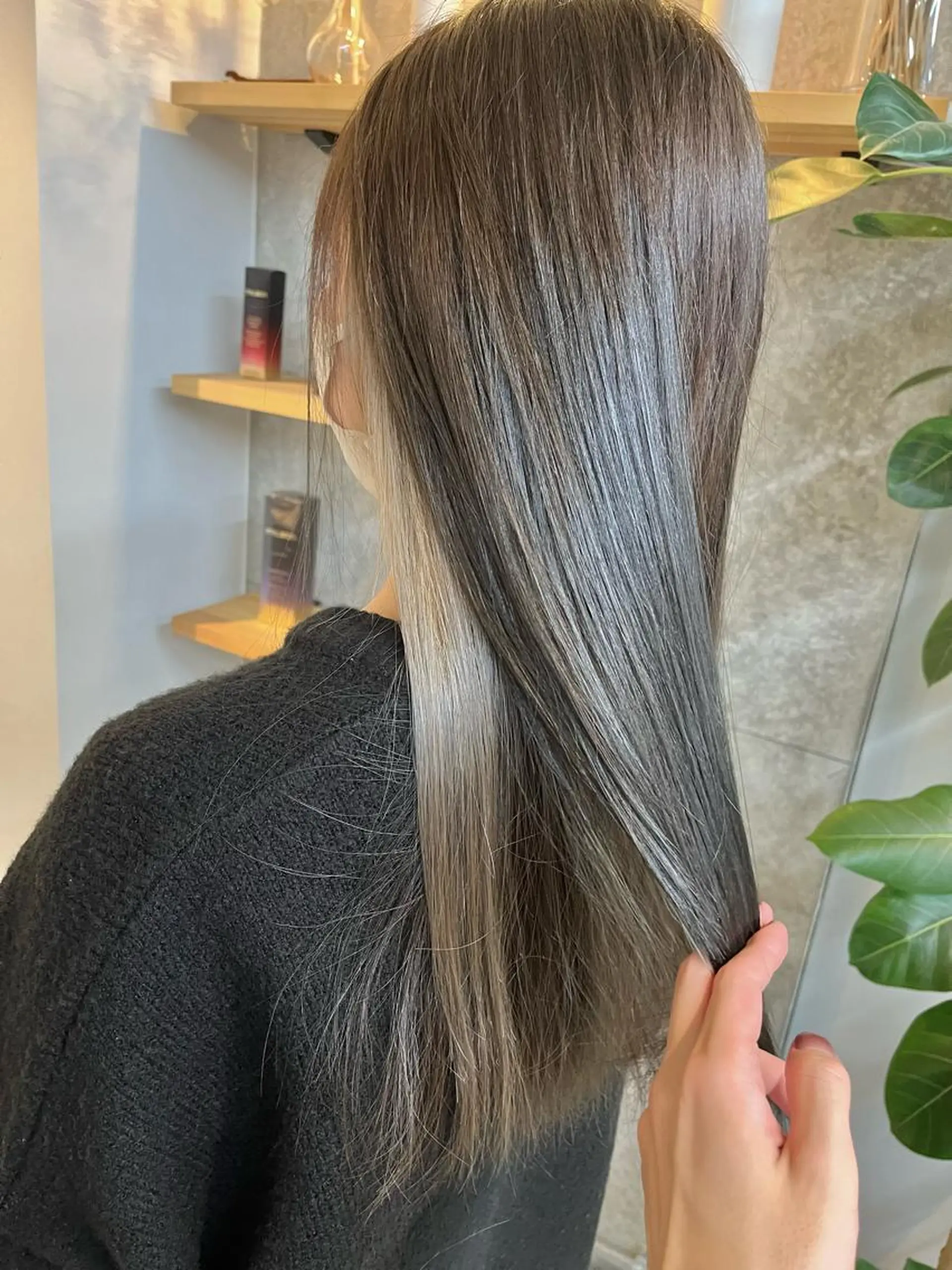 セミロング カラー ハイトーンカラ ー/小川のヘアスタイル