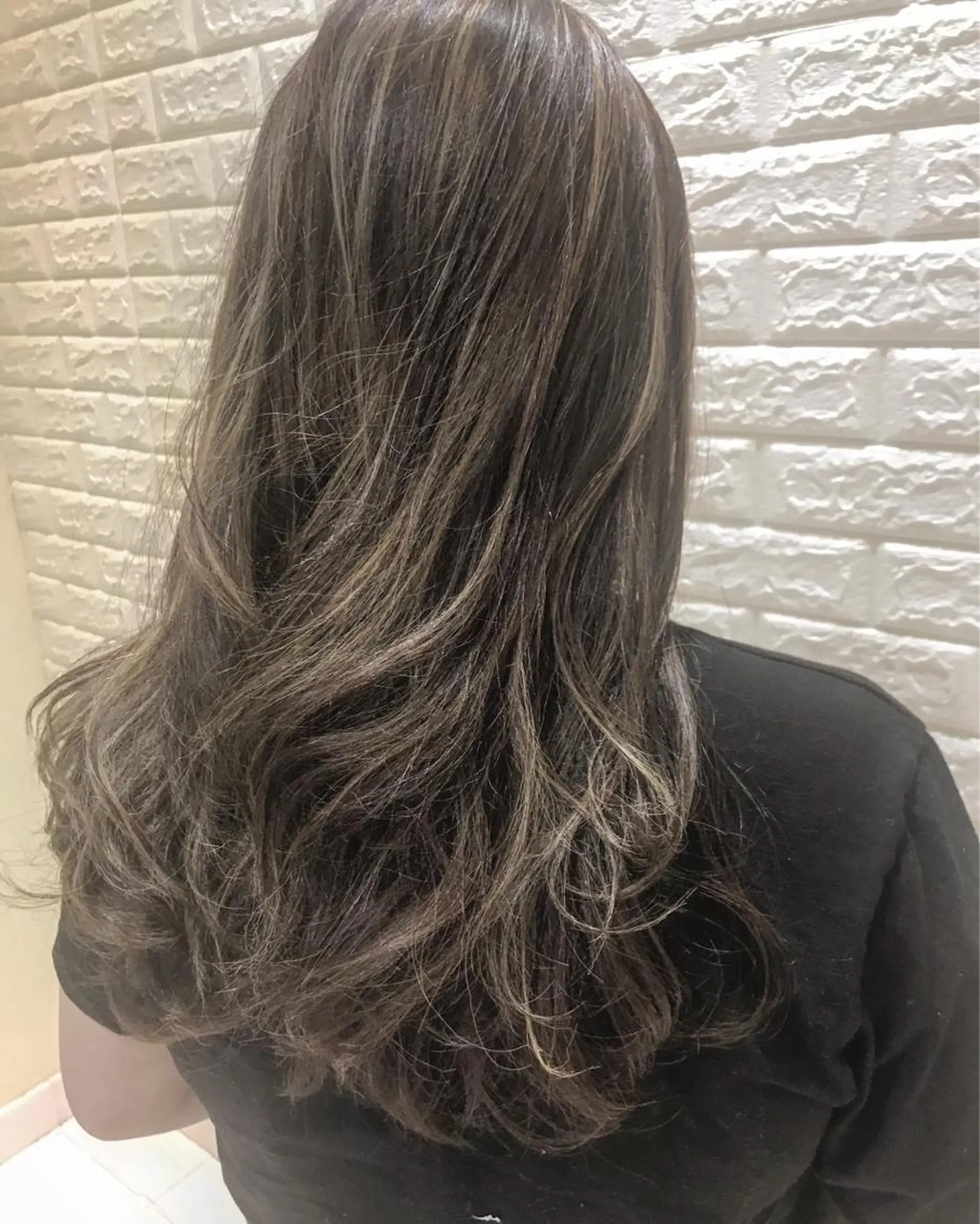 ロング カラー ハイライトカラー ハイライト ナガイ ユウキのヘアスタイル