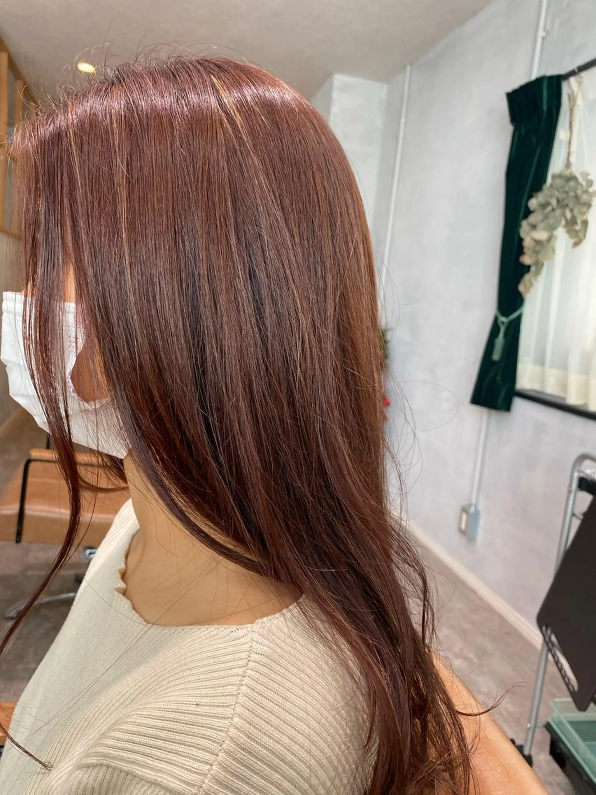 ロング ハイライト ヘアカラー 大久保 優香のヘアスタイル