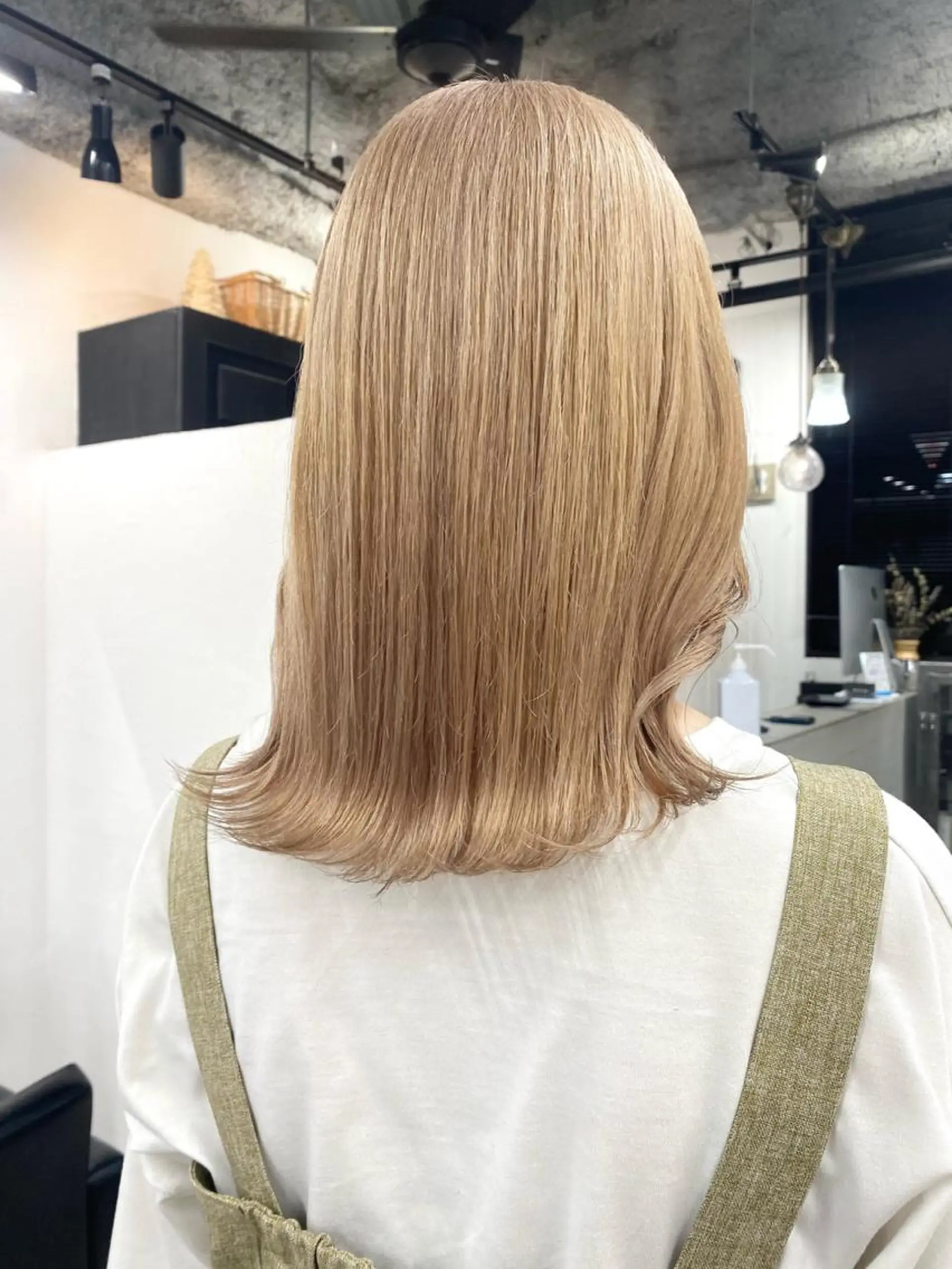 ミディアム カラー ベージュカラー ミルクティーベージュ 🧸艶々韓国ヘア 🧁mizunaのヘアスタイル