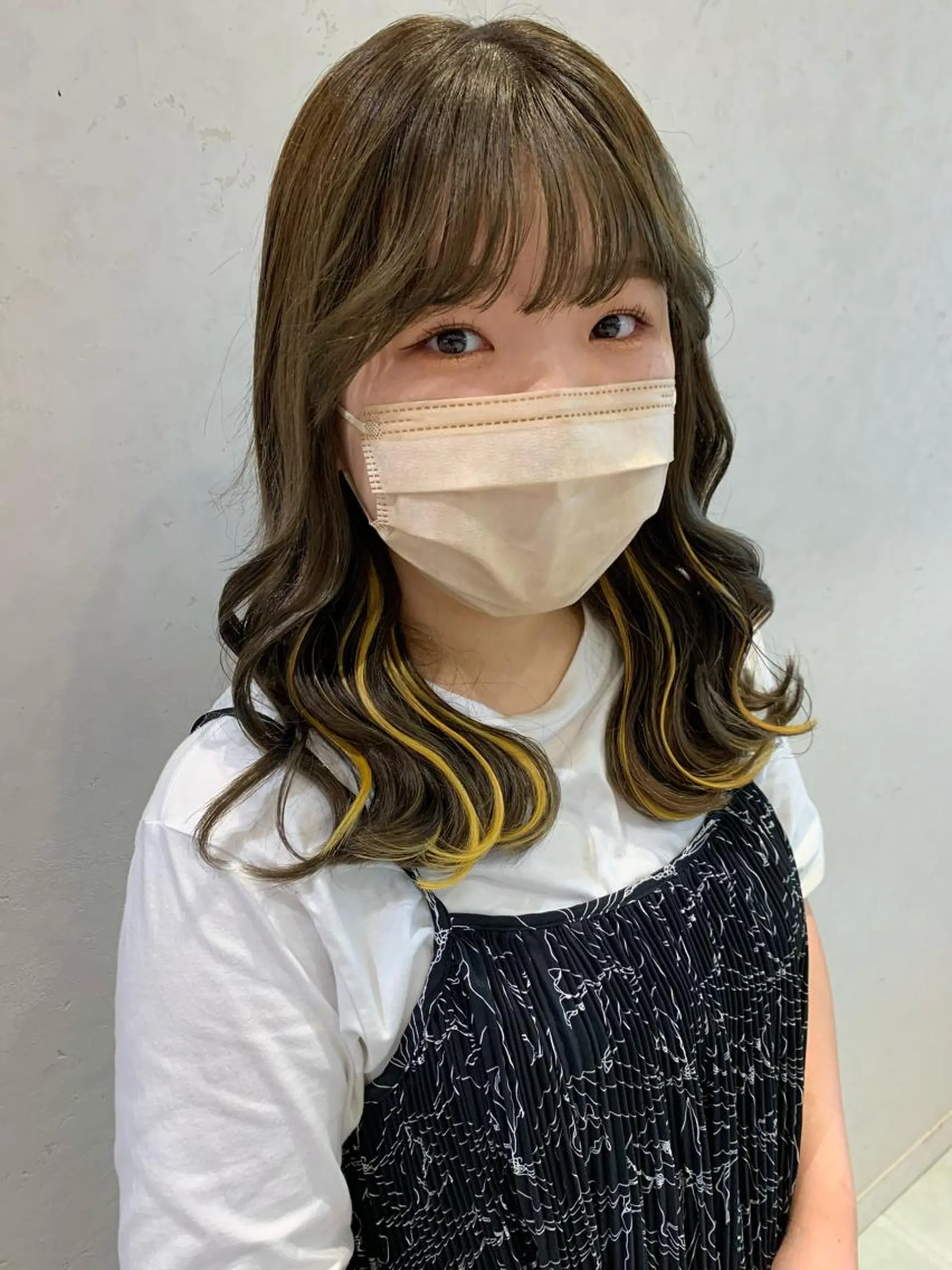 ミディアム カラー ヘアアレンジ グラデーションカラー オレンジ ピンクカラー シルバー ayumi🌈 インナーカラー🌈のヘアスタイル