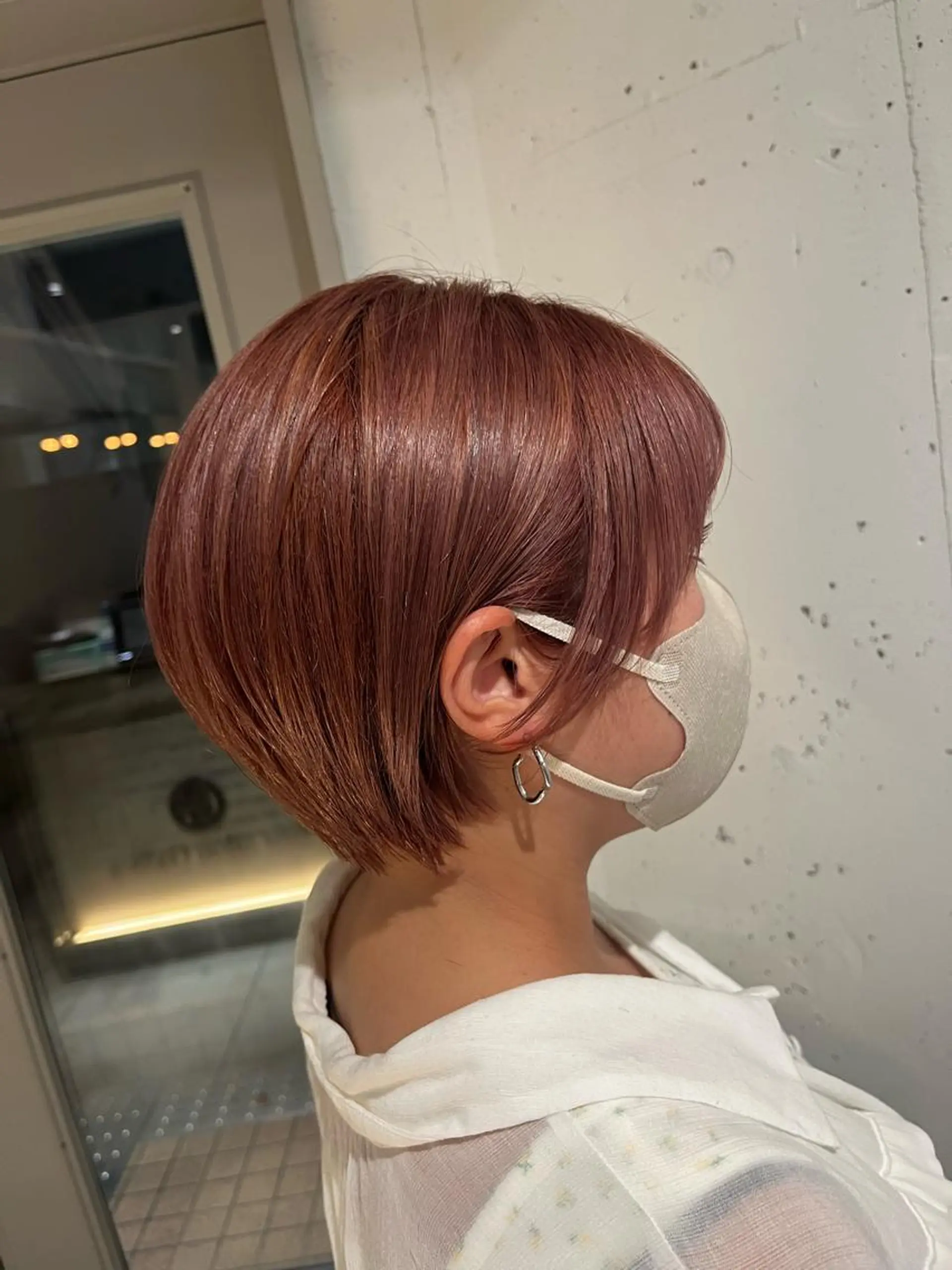 ショート カラー ハンサムショート 丸みショート ベージュカラー ハイトーンカラー ラベンダーカラー カット ヘアカラー トリートメント ヘッドスパ ヘアセット カジュアルを女っぽく 𝗮𝘆𝗮𝗰𝗼のヘアスタイル