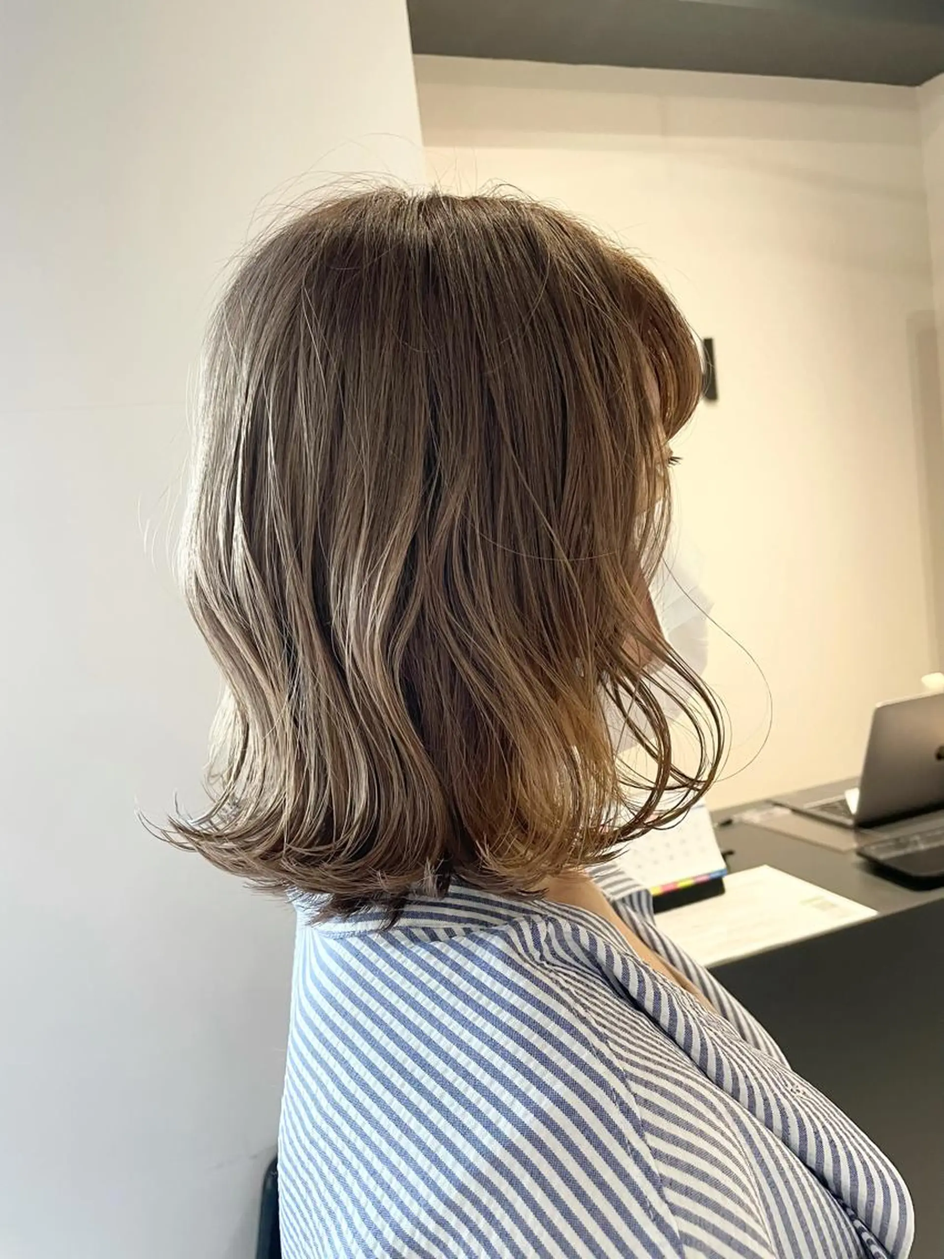 ショート カラー ベージュカラー ブリーチ👩‍🦳/ ‪✂︎MANAMIのヘアスタイル