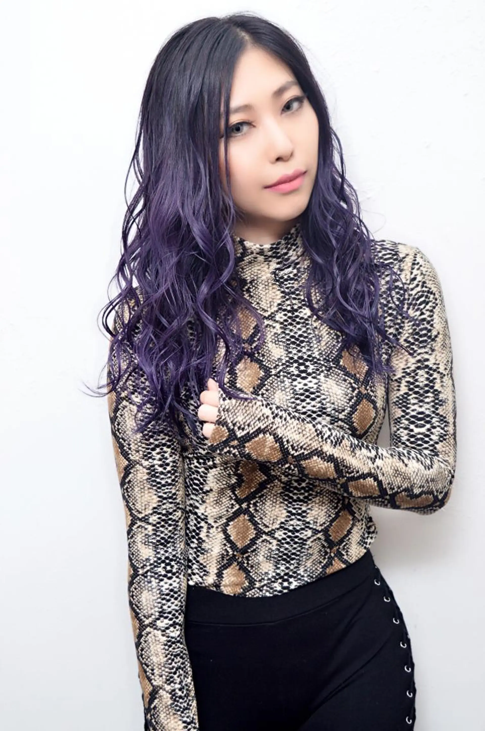 ロング カラー グラデーションカラー パープルカラー ヘアカラー トリートメント エクステリピート率 No.1 菊池　悠介のヘアスタイル