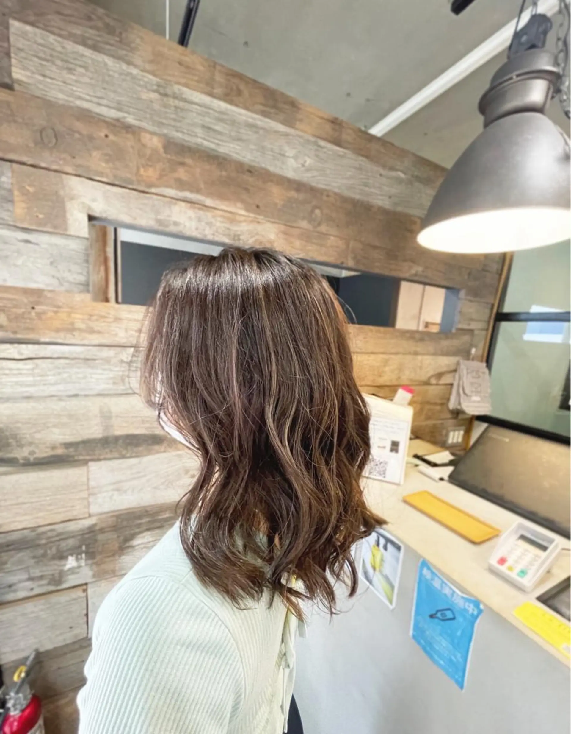 セミロング ハイライト ヘアカラー and K所属・and K 那覇小禄店のヘアスタイル