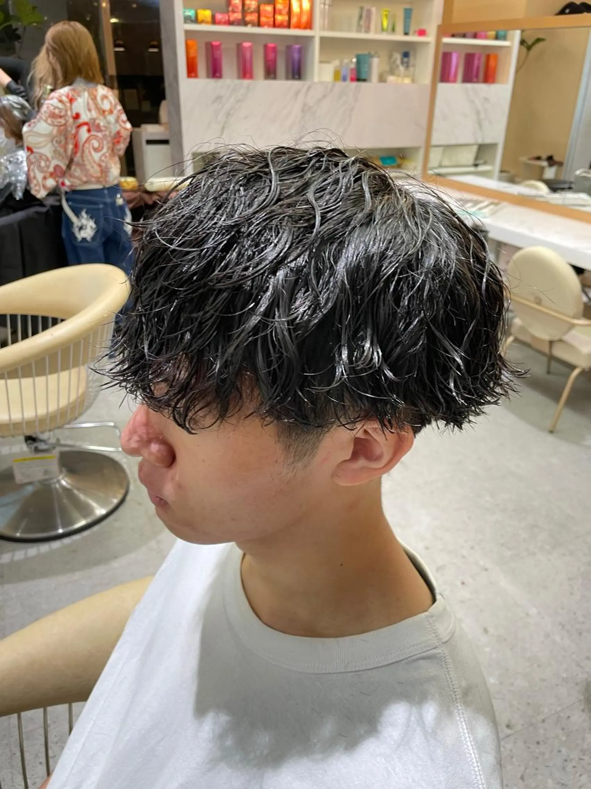 ショート パーマ メンズ メンズパーマ 波巻きパーマ カット パーマ トリートメント amble luxe 伊畑優希のヘアスタイル