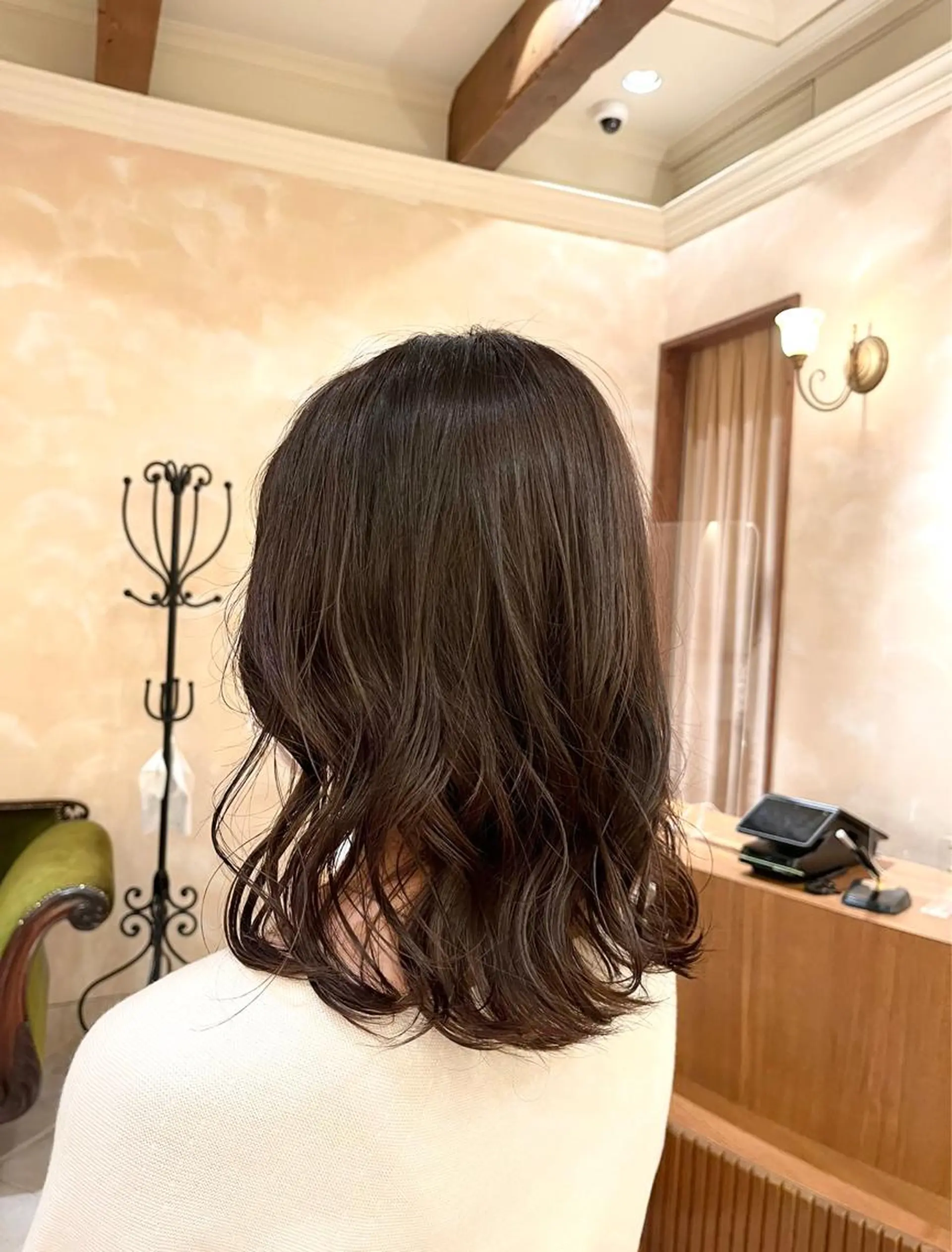 ミディアム カラー 青山 莉奈のヘアスタイル