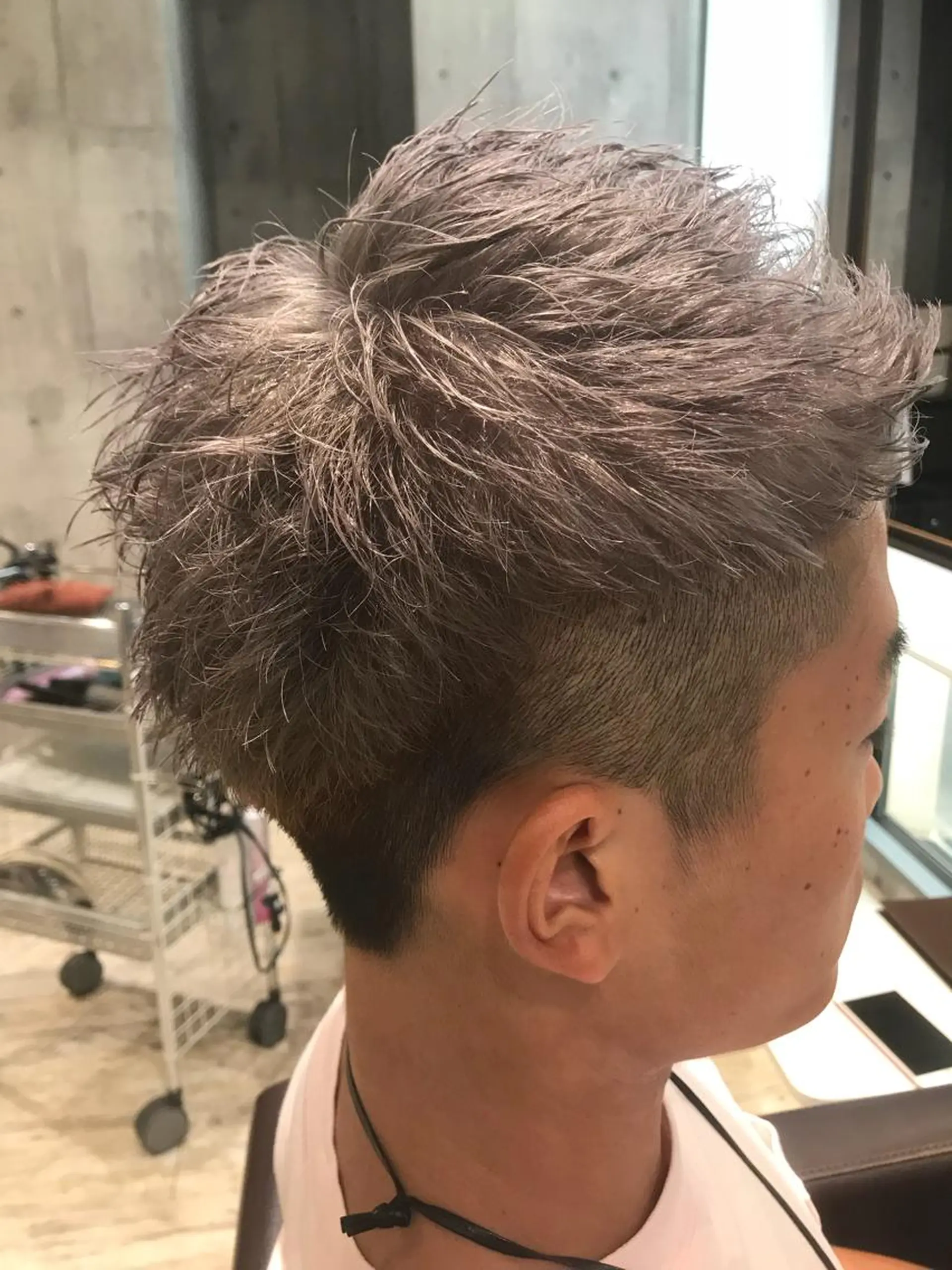ミディアム カラー パーマ ヘアアレンジ メンズ キッズ ネイル マツエク・マツパ メンズブリーチ ブリーチ カット ヘアカラー トリートメント MODEK's西宮店 マネージャー神道有基のヘアスタイル
