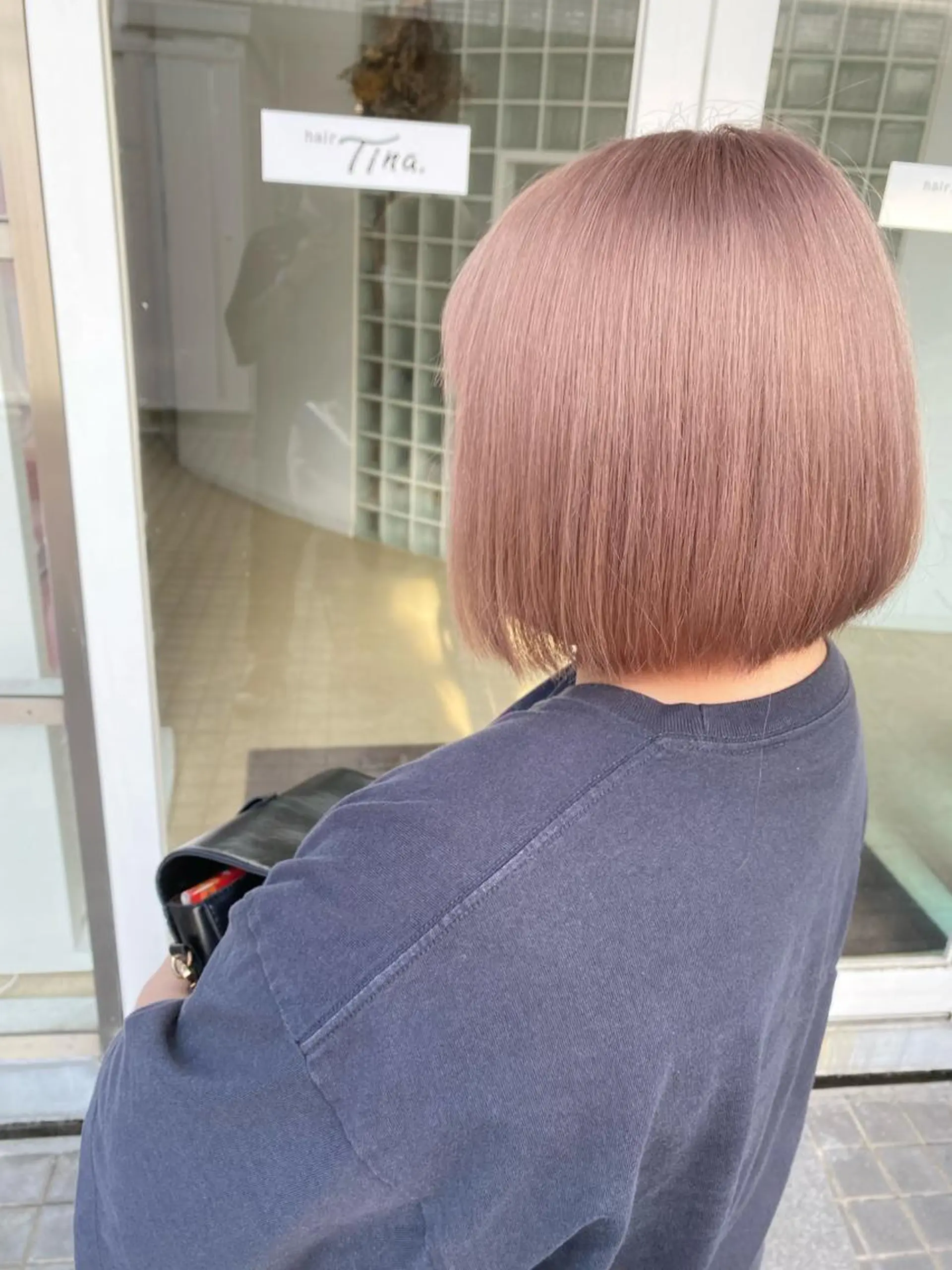 ショート カラー ベージュカラー ブリーチ ハイトーンカラー Tina所属・「Tina」一木 智之のヘアスタイル