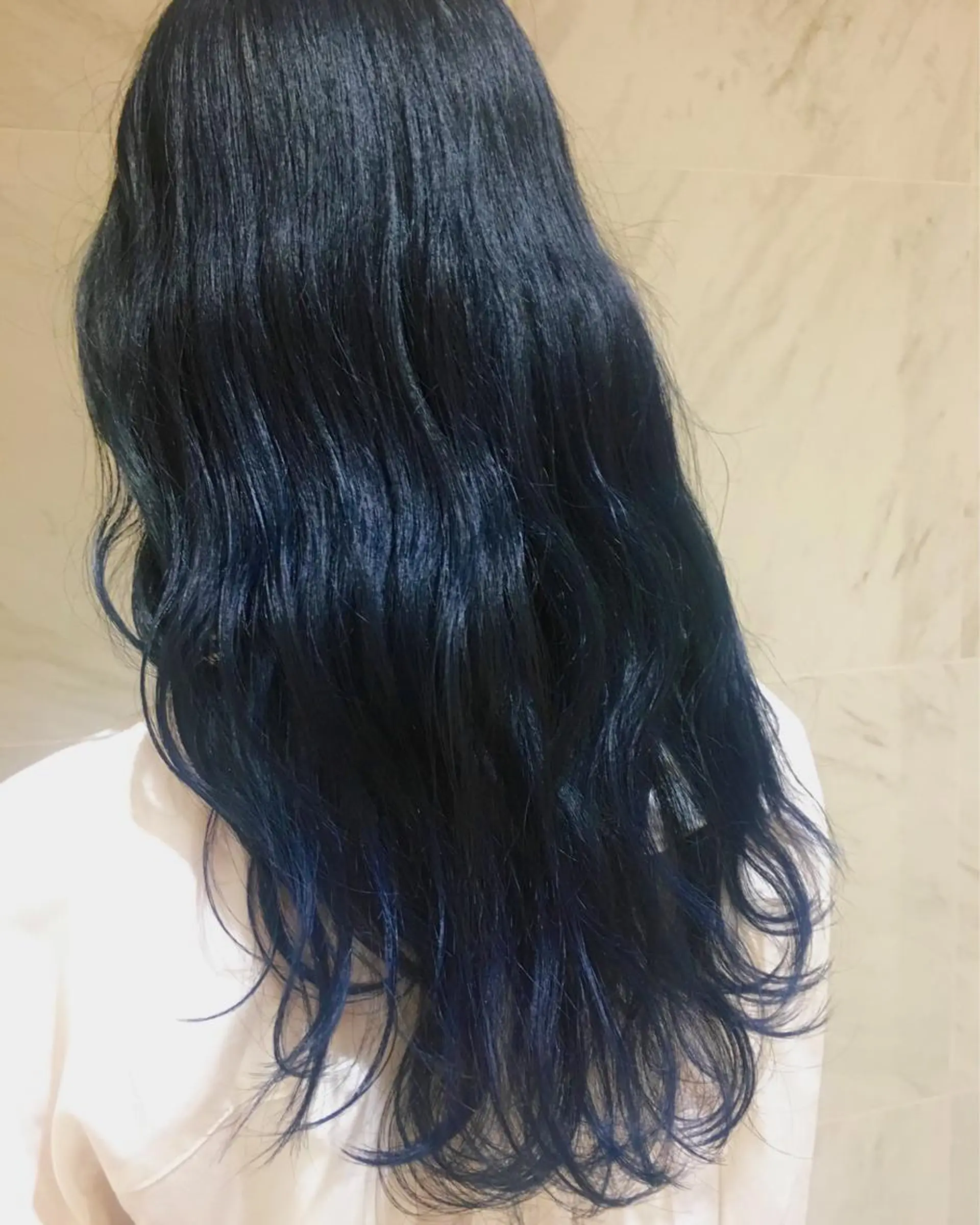 ロング カラー ヘアカラー トリートメント 荒木 依莉亜のヘアスタイル