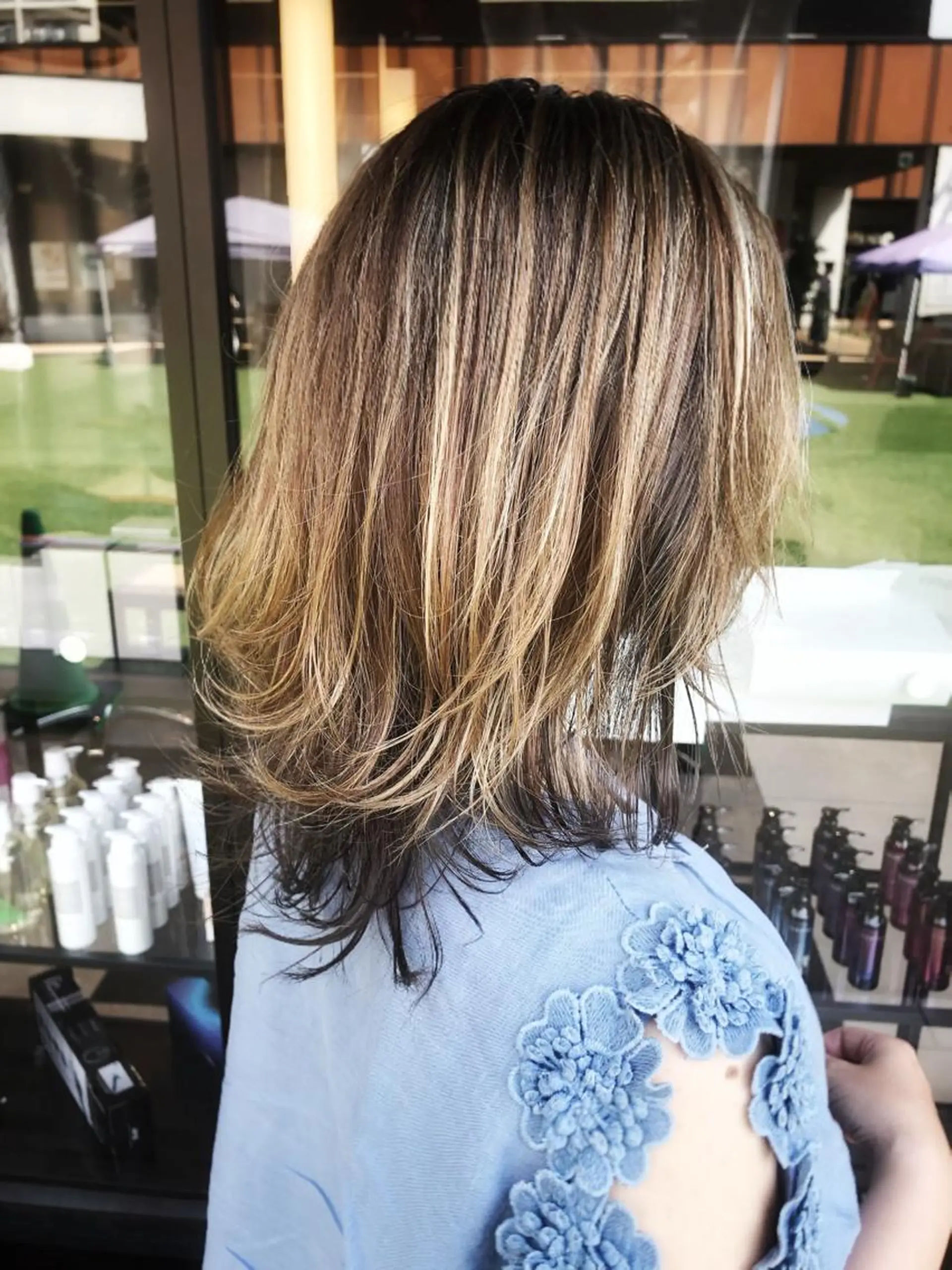 ミディアム カラー ハイライトカラー ハイライト レイヤーカット ウルフカット ウルフレイヤー ヘアカラー トリートメント メンズヘア特化 崎田 成人のヘアスタイル