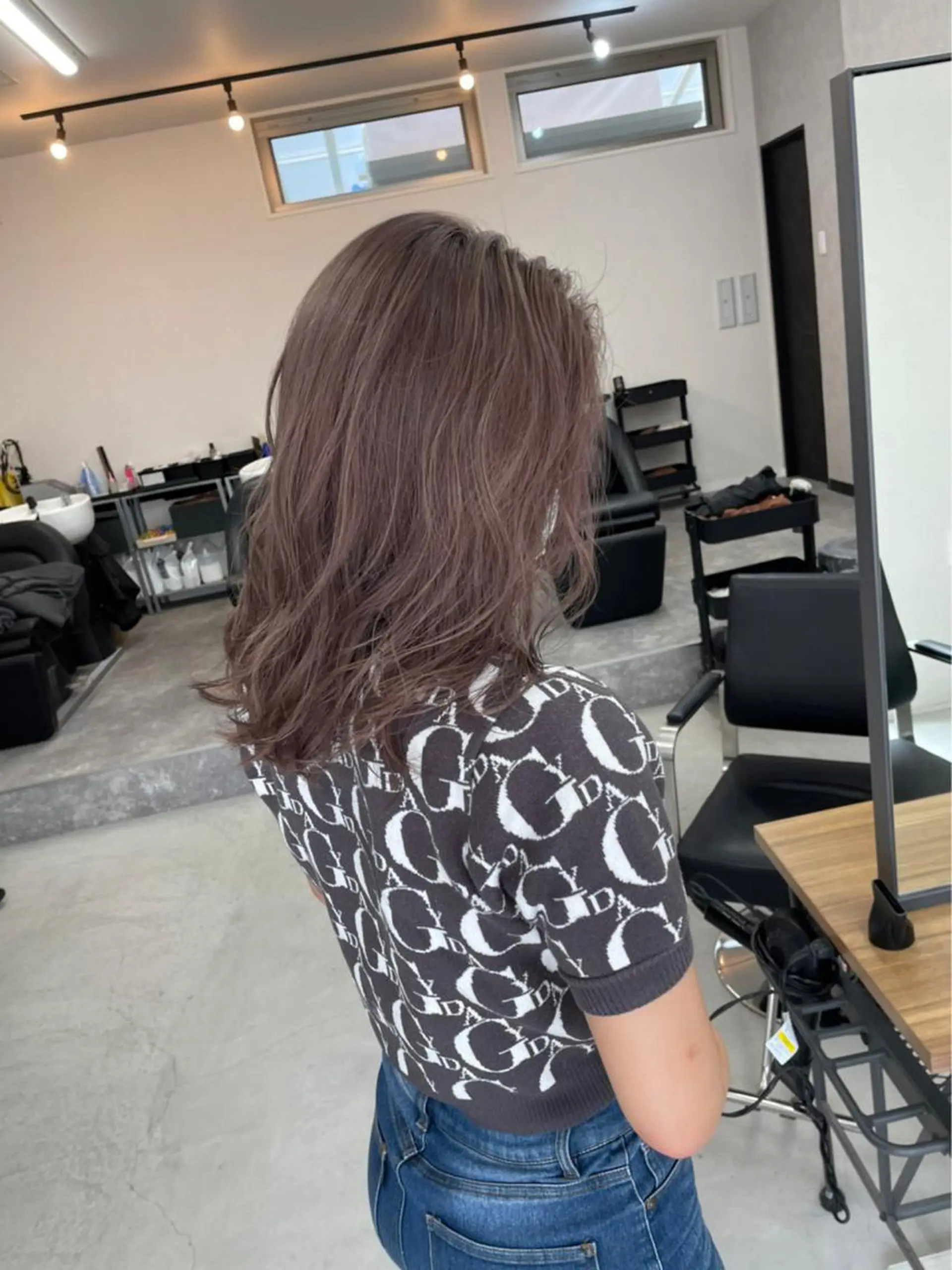 ミディアム カラー パーマ ヘアアレンジ メンズ キッズ ネイル マツエク・マツパ アイブロウ ショートボブ ミディアムパーマ メンズバレイヤージュ メンズブリーチ メンズハイライト Eirデザイナーズ サロン茶屋町tomoのヘアスタイル