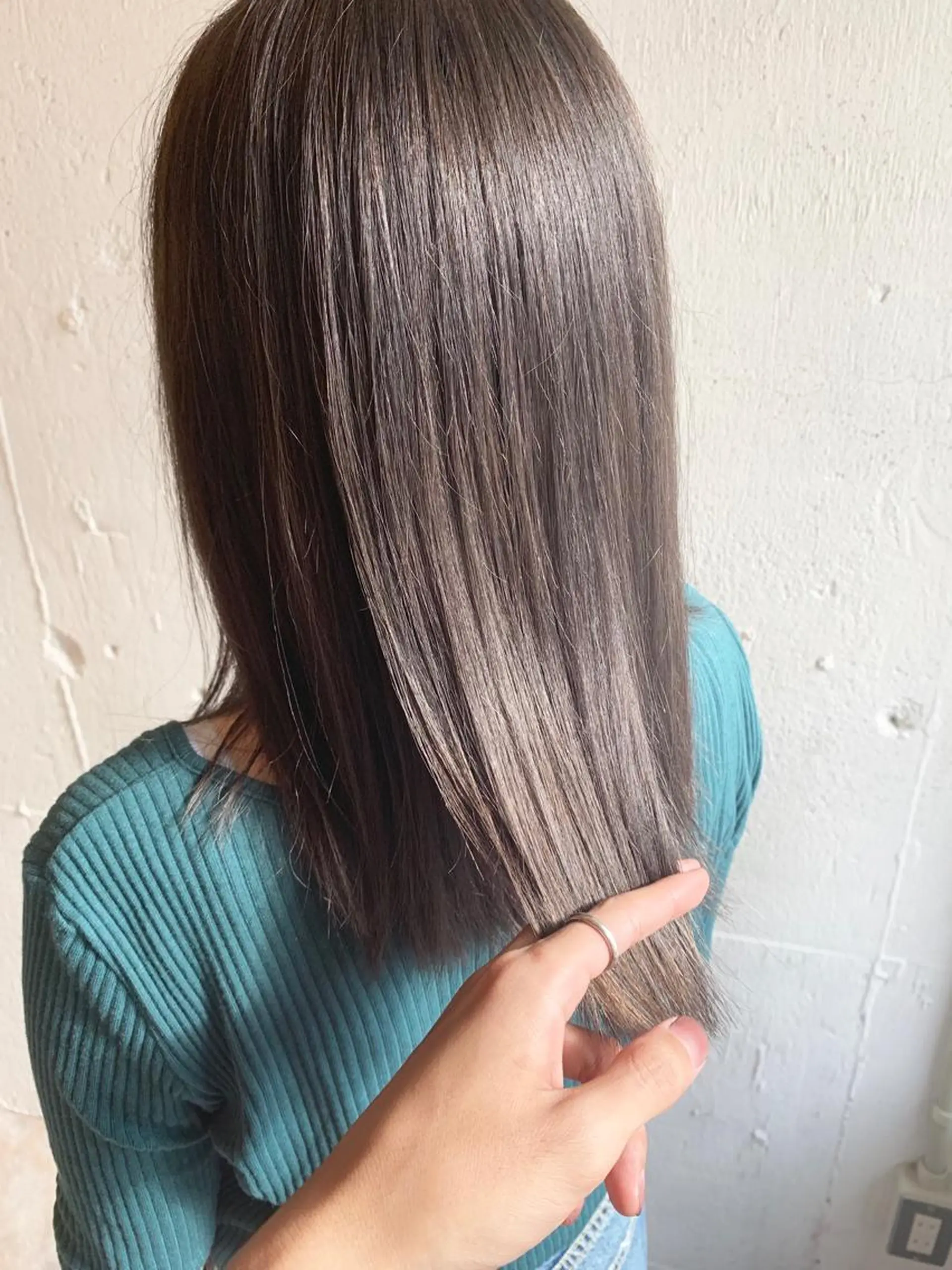 ミディアム カラー ブリーチ グレージュ ヘアカラー 💈平島 拓也💈のヘアスタイル