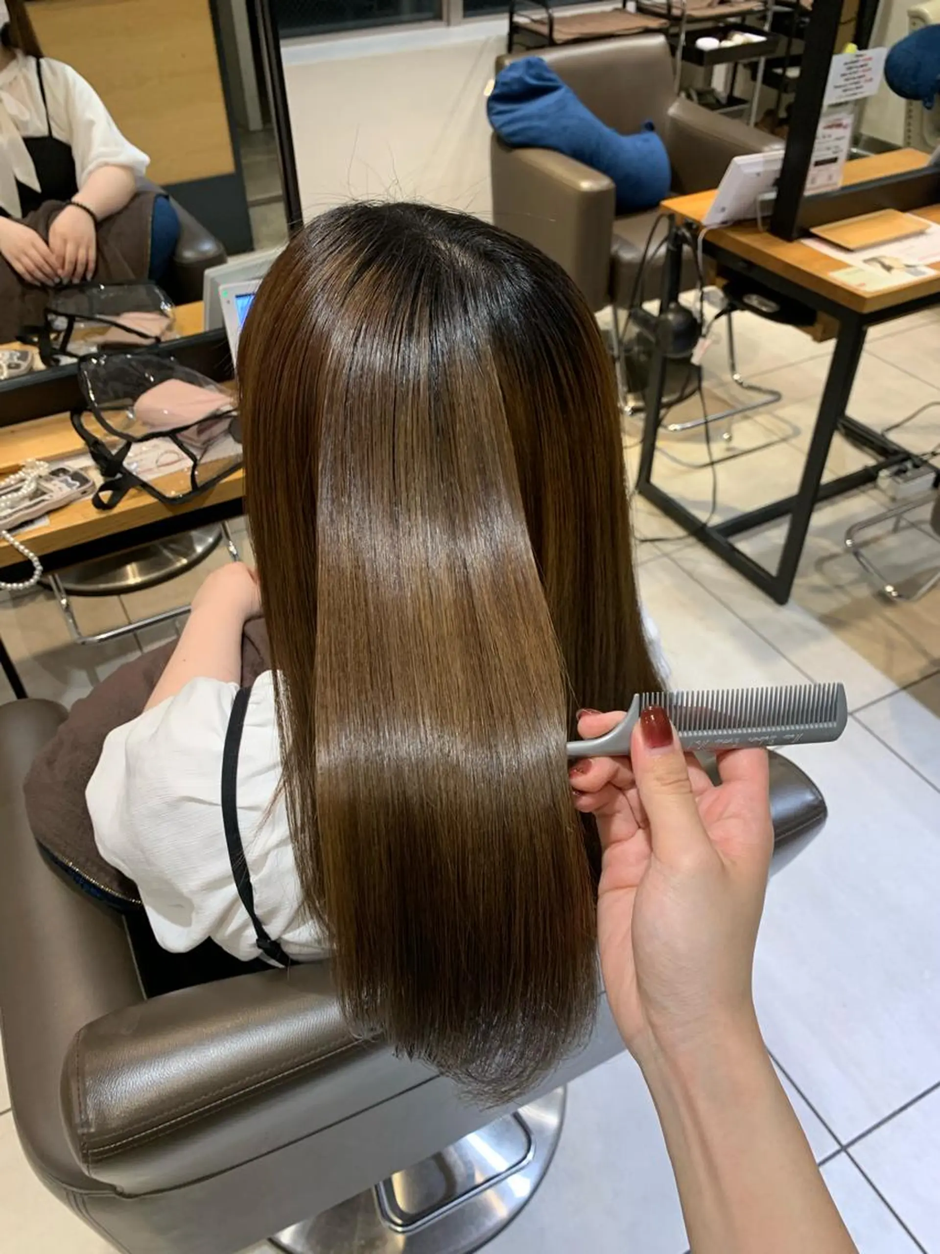 セミロング 縮毛矯正 soëll所属・🤍そぶえ　ゆうな/ 暖色カラー/縮毛矯正のヘアスタイル