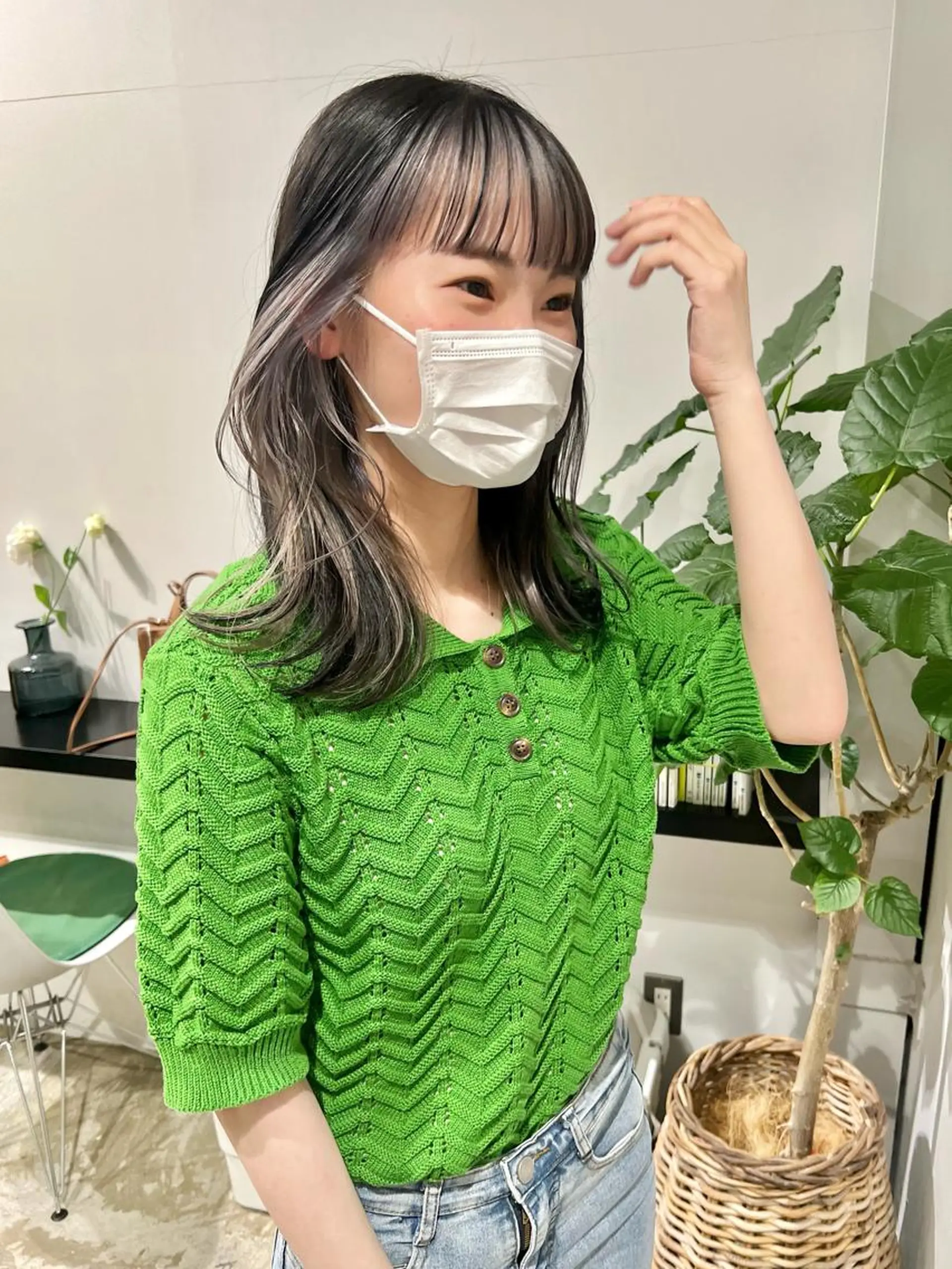 セミロング カット ヘアカラー 石井 菜々のヘアスタイル