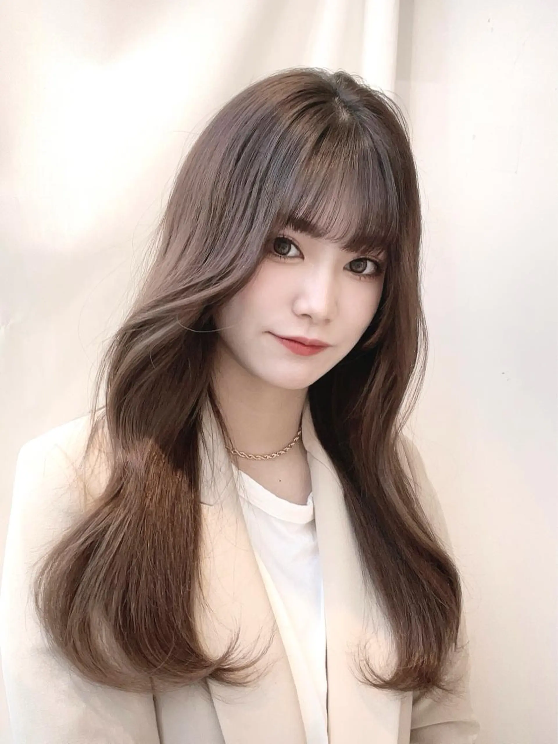 ロング カラー アディクシーカラー ベージュカラー 透明感カラー イヤリングカラー グレージュ 顔周り特化/韓国ヘア /レイヤー/吉野幸大のヘアスタイル