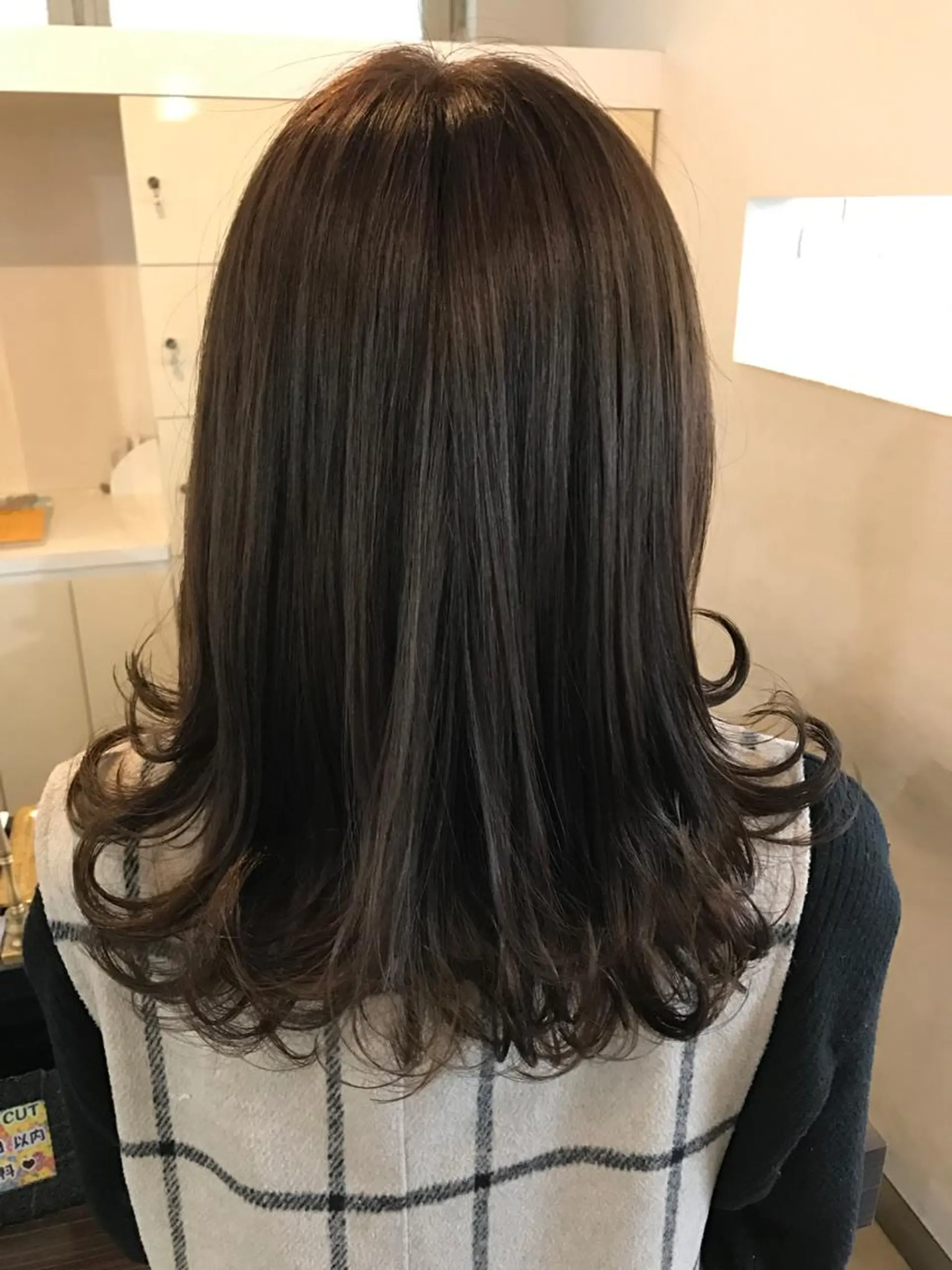 ミディアム カラー ヘアアレンジ アッシュ ブルーカラー ブルーアッシュ 外ハネヘア DISCOHAIRsanc（ルジャルダン町田）所属・烏山 達也のヘアスタイル