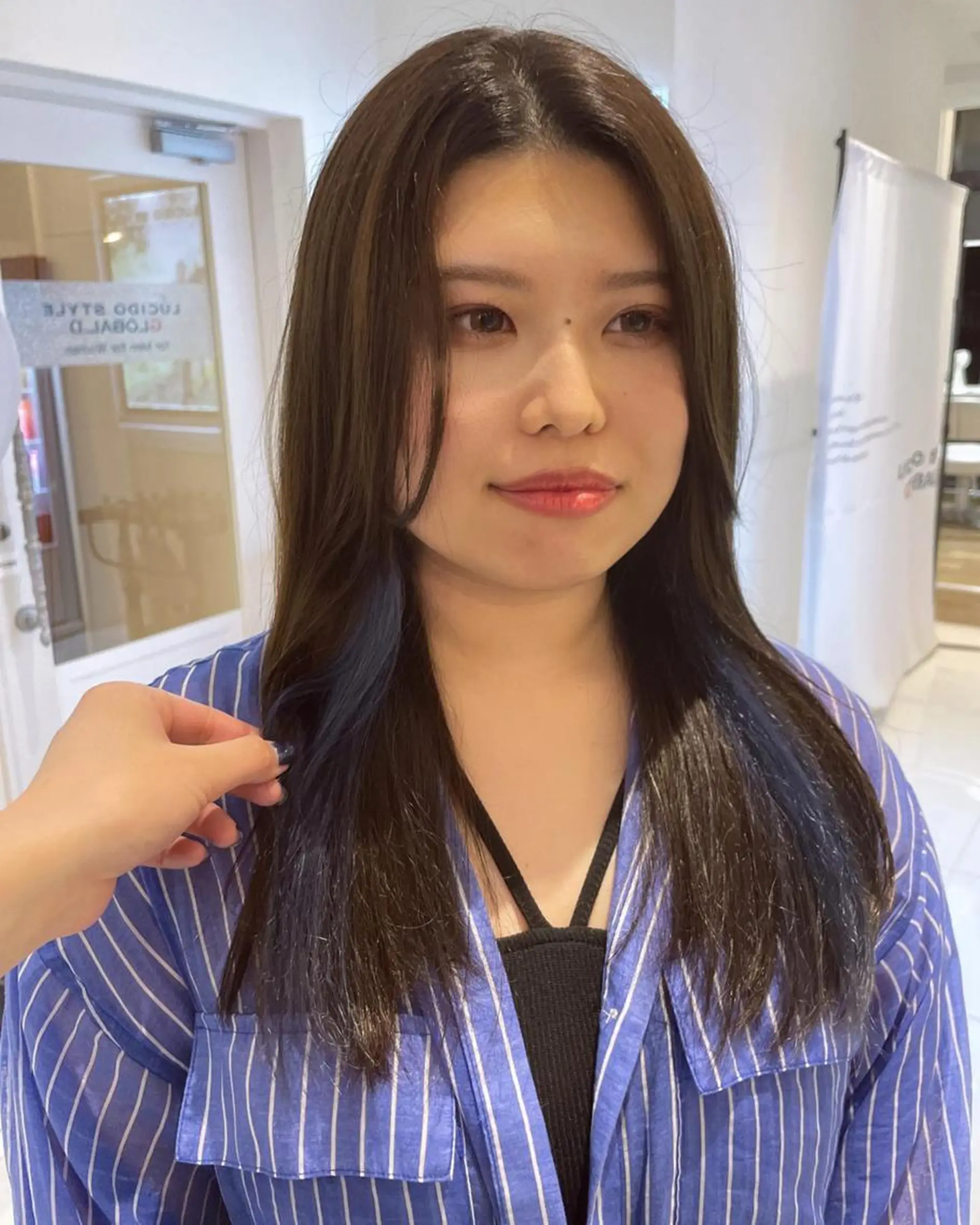 ミディアム カラー パーマ ヘアアレンジ メンズ キッズ ネイル マツエク・マツパ 髪質改善 🫧垢抜けヘア🫧 SHIORIのヘアスタイル