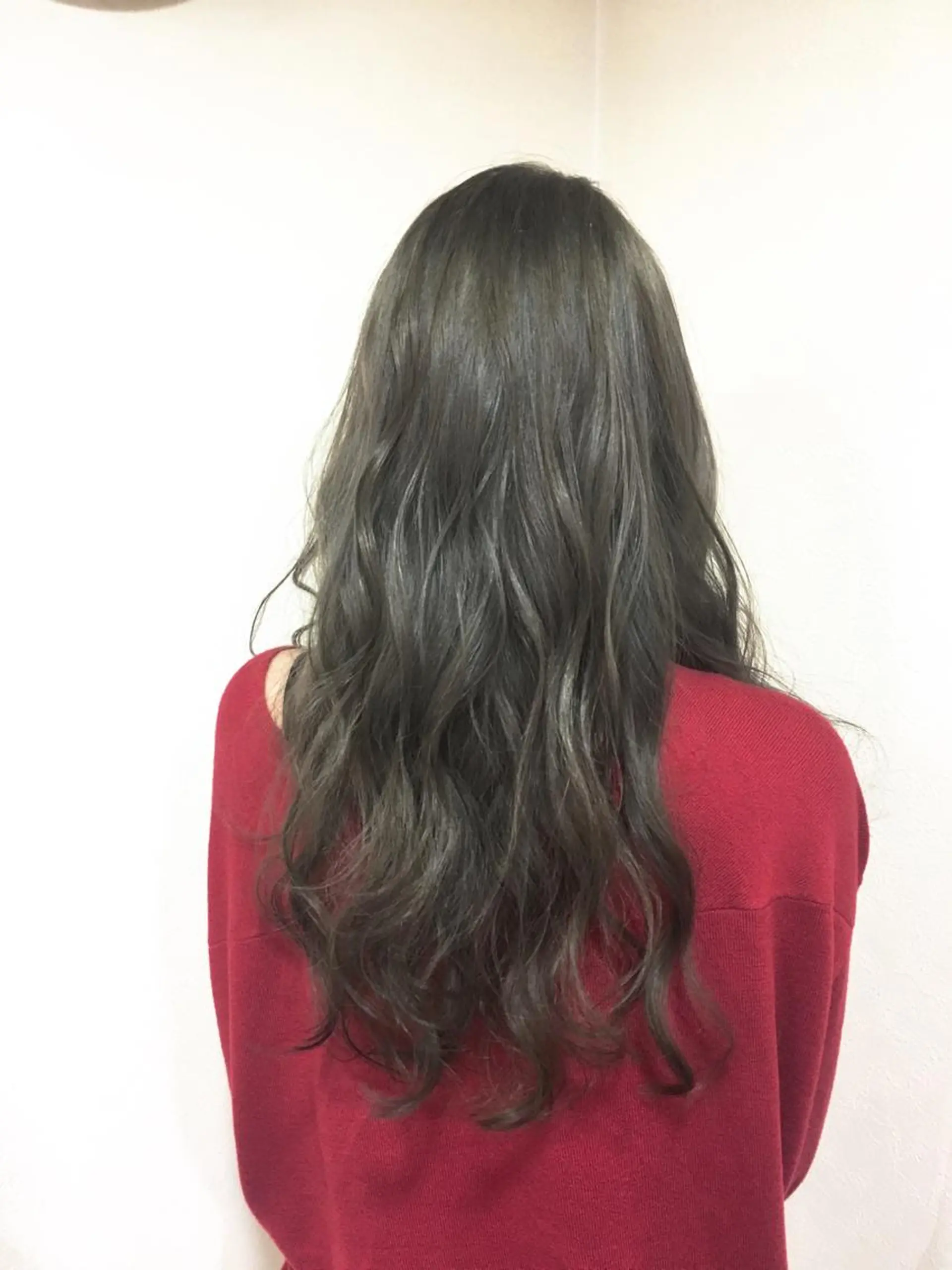 カラー 工藤 綾華のヘアスタイル